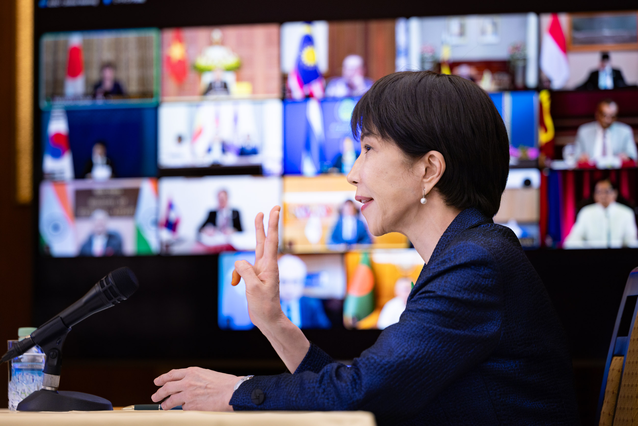 首脳会合に臨む高市総理５