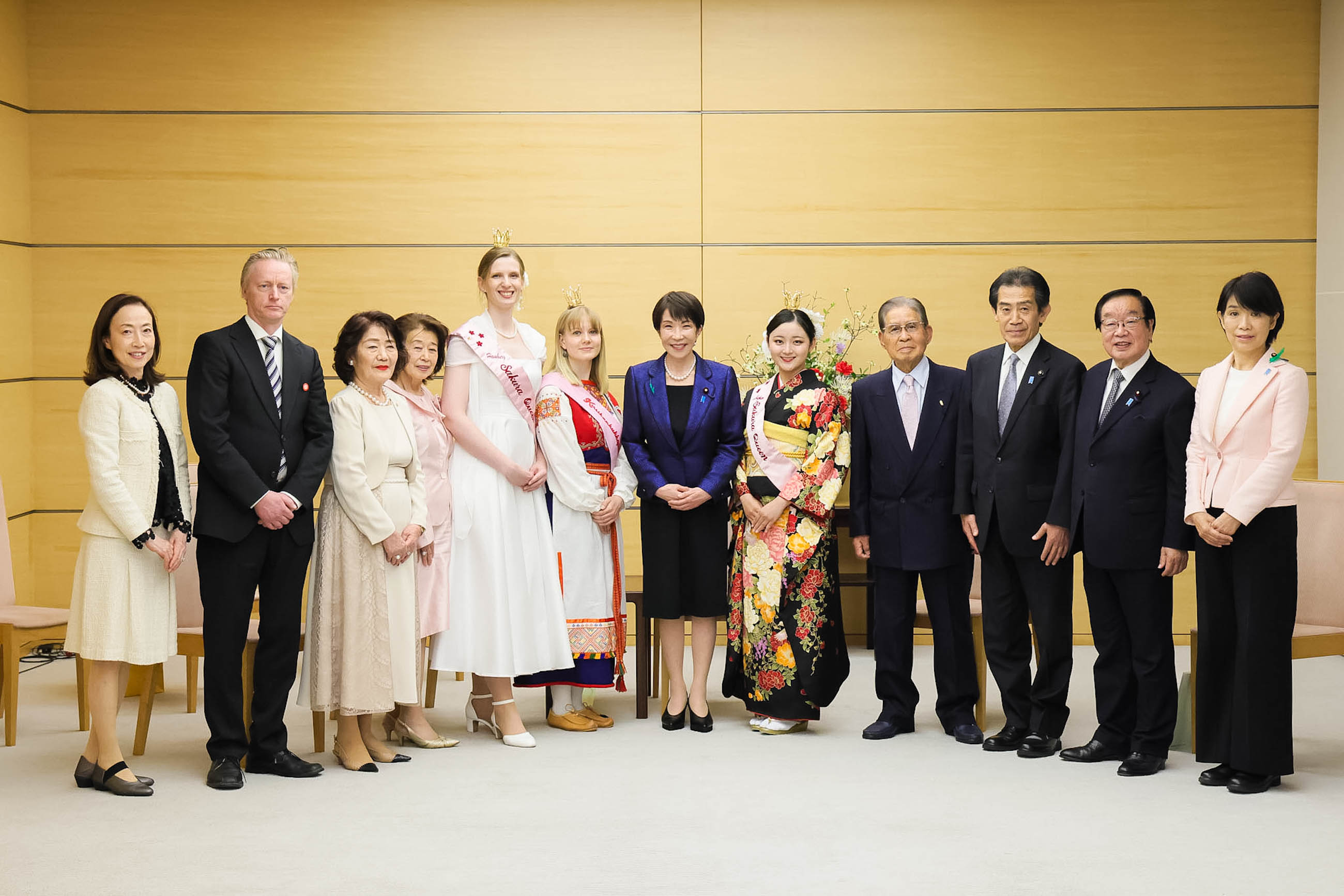 表敬を受ける高市総理１