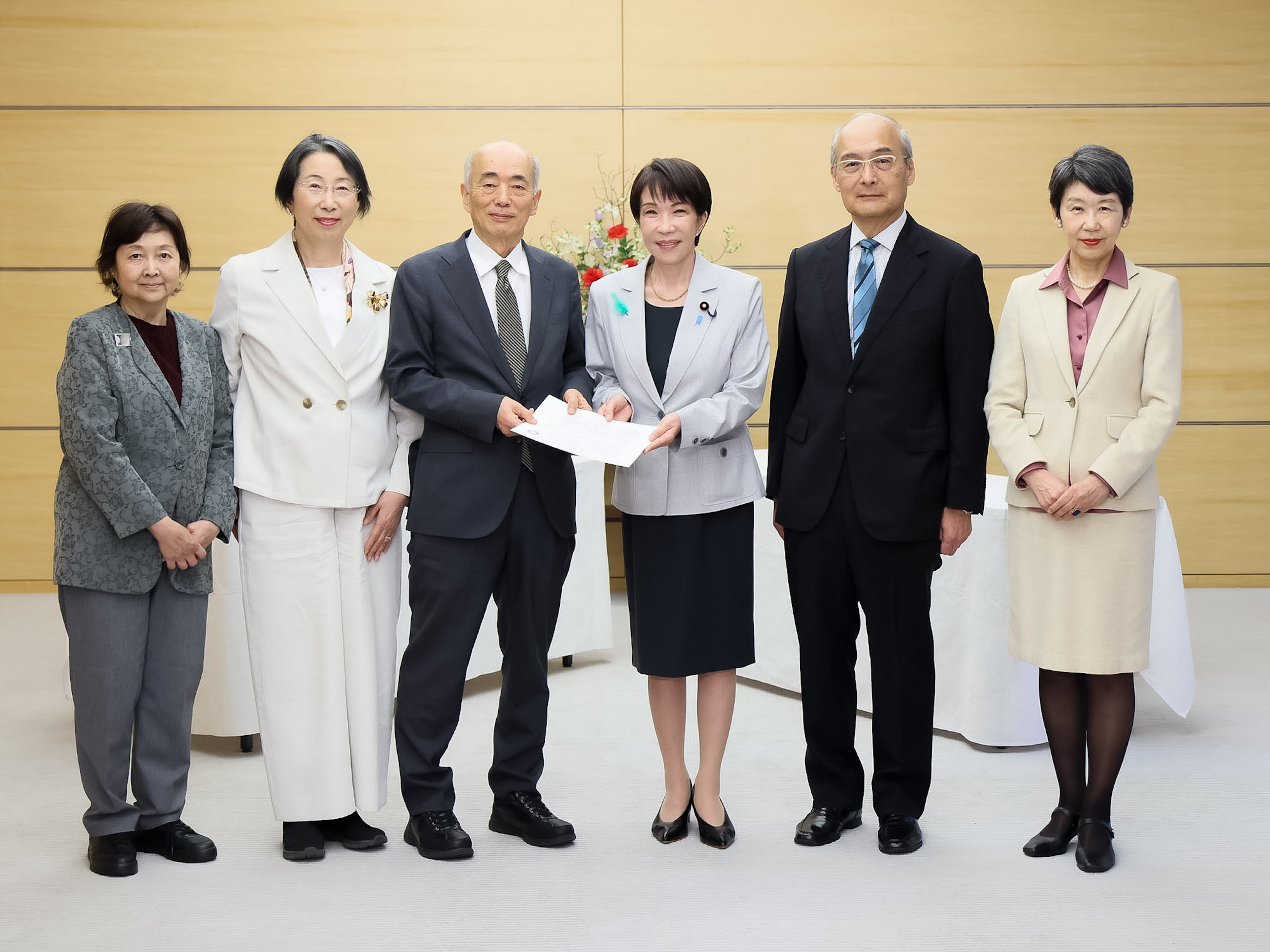 表敬を受ける高市総理１