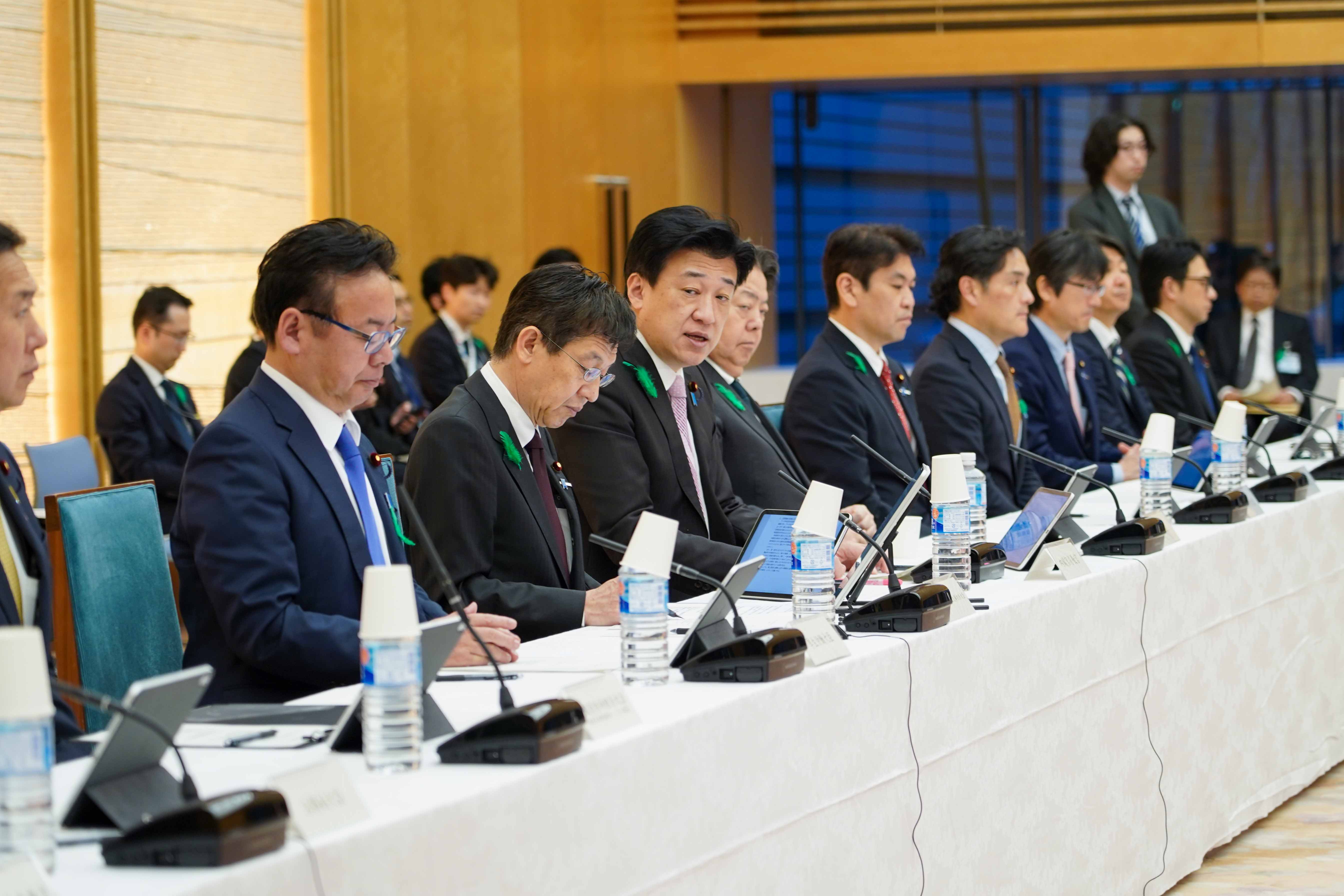 会議のまとめを行う木原官房長官２