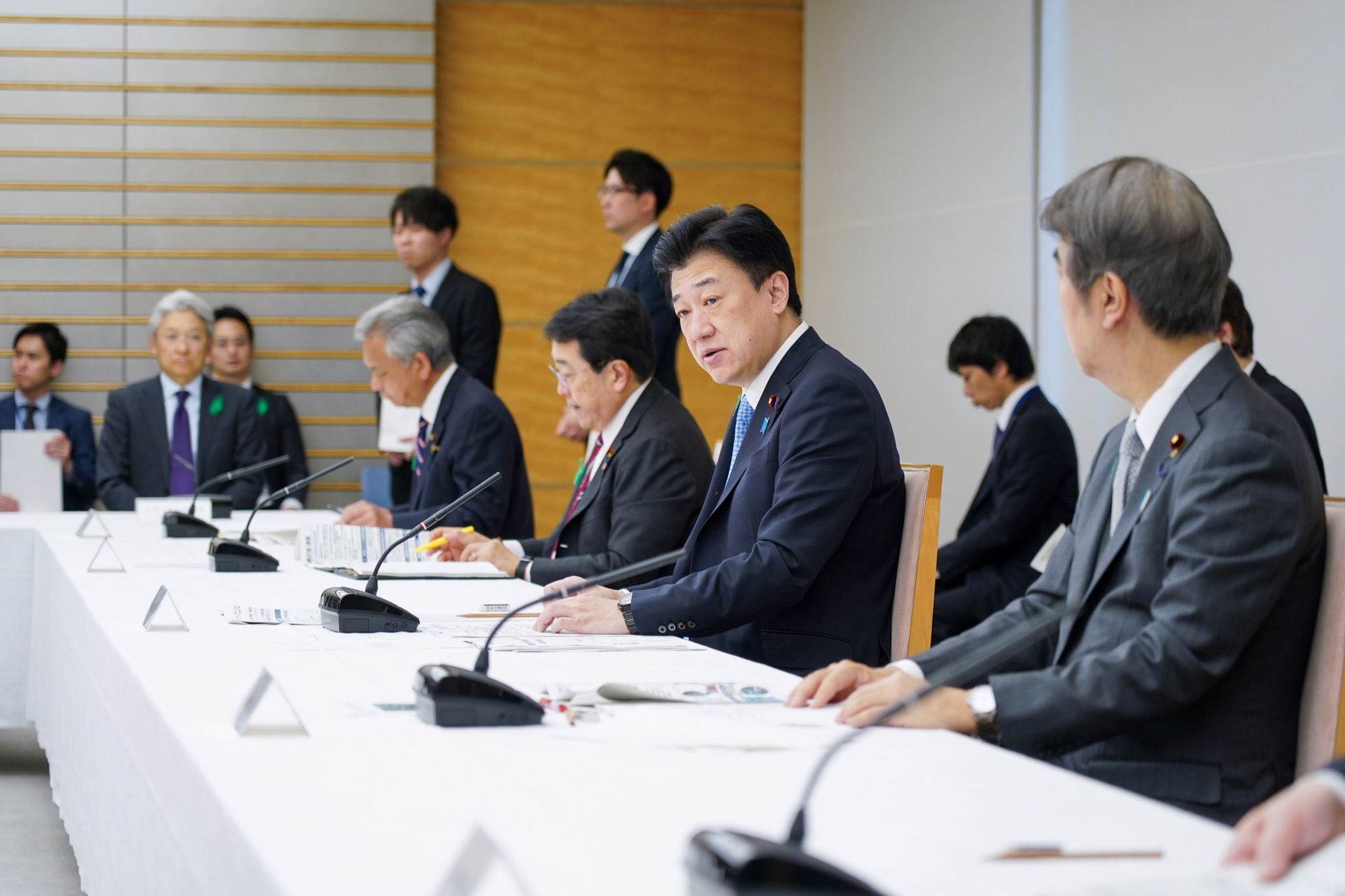 挨拶する木原官房長官１