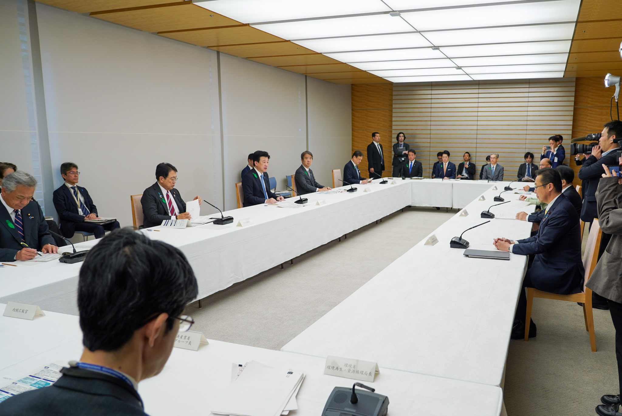 挨拶する木原官房長官３