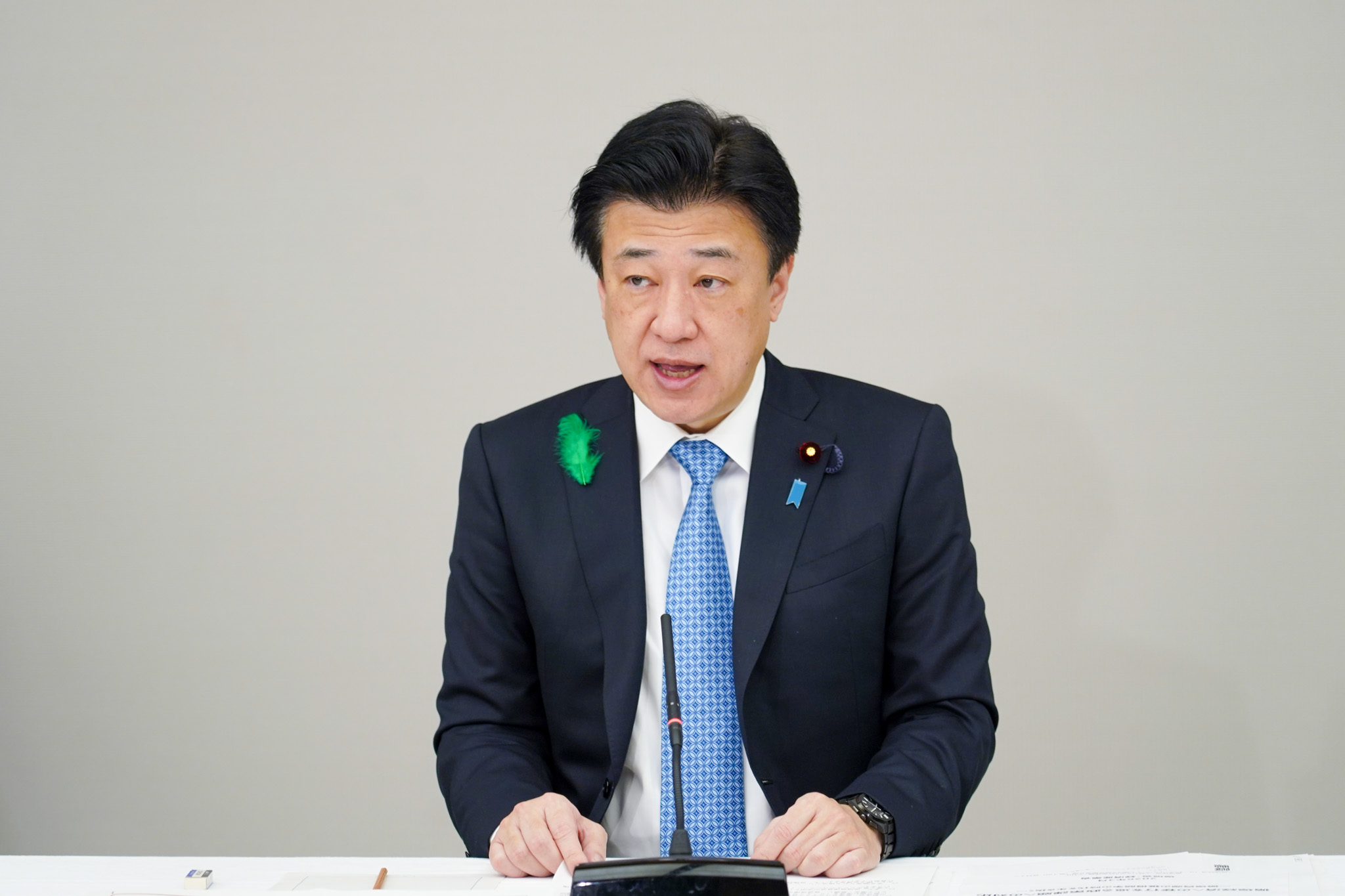 挨拶する木原官房長官４