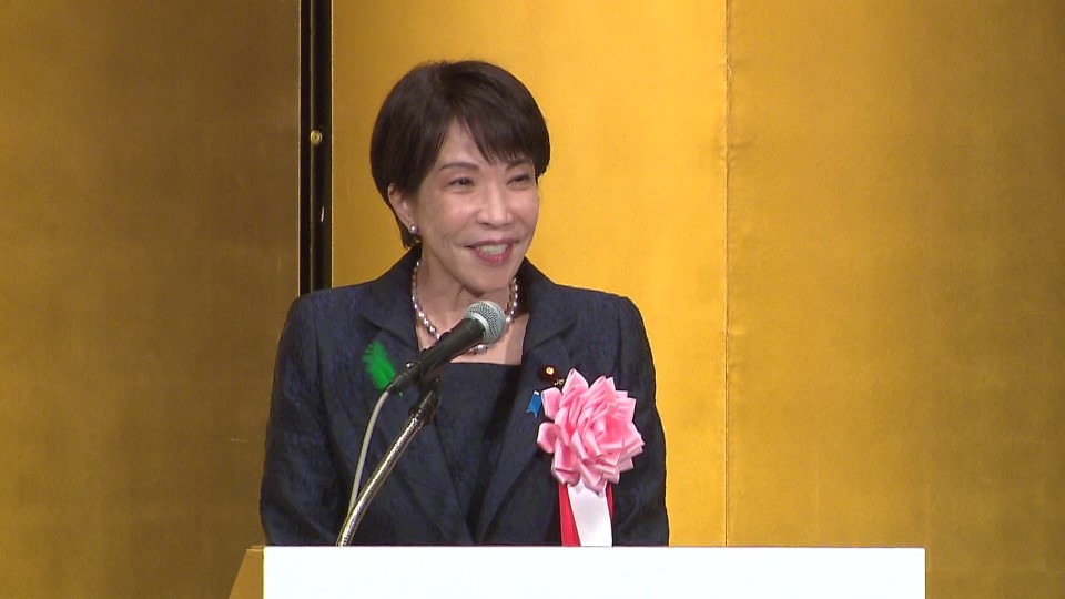 挨拶する高市総理１