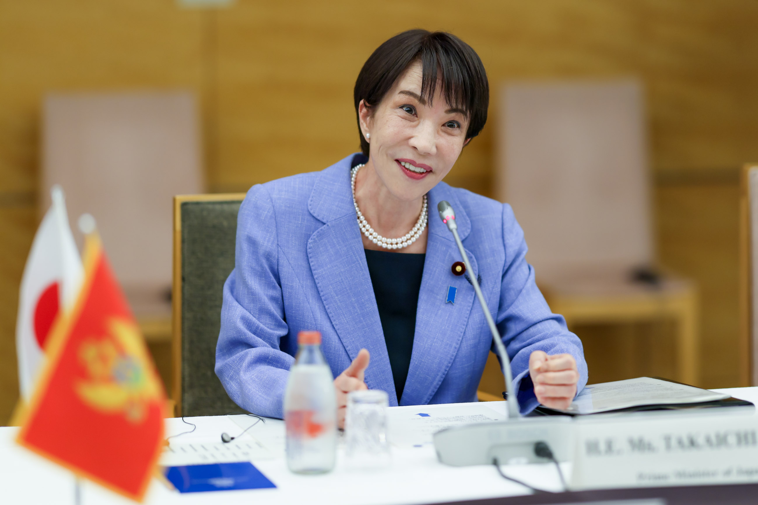 ミラトビッチ大統領と会談する高市総理７