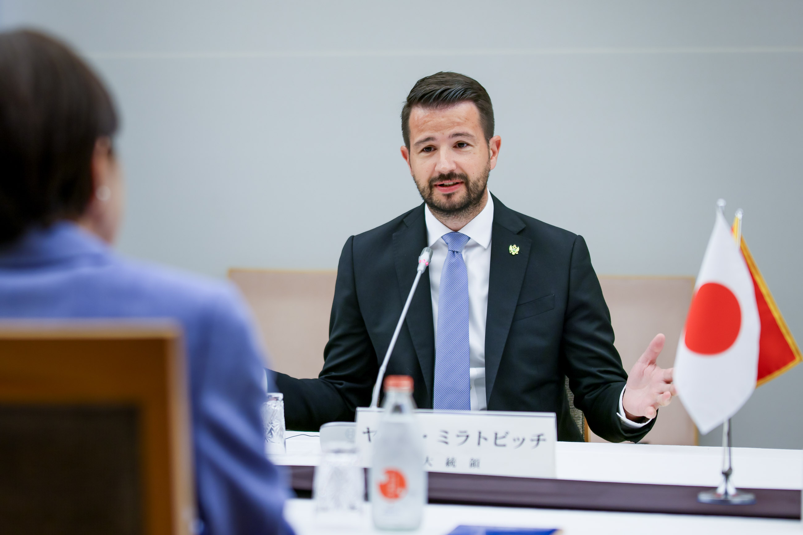 ミラトビッチ大統領と会談する高市総理９