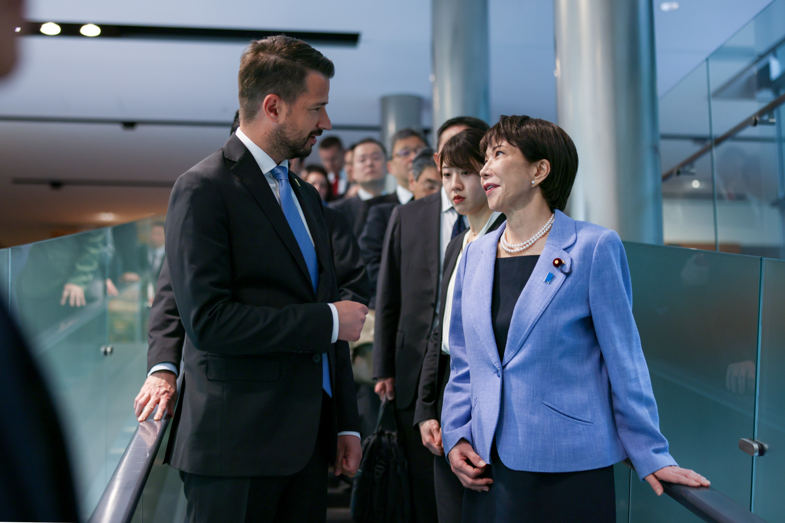 ミラトビッチ大統領を見送る高市総理１