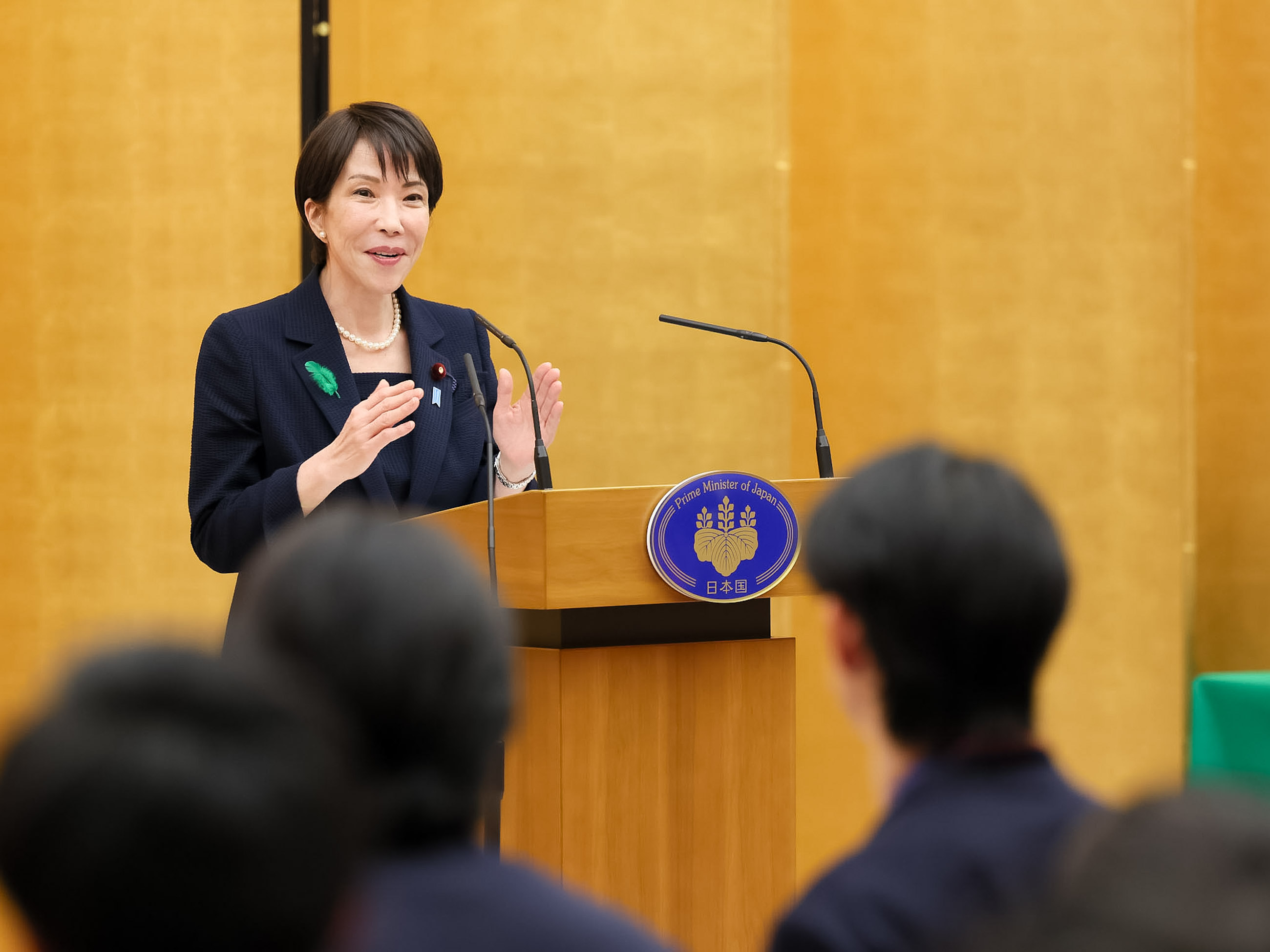 挨拶する高市総理５