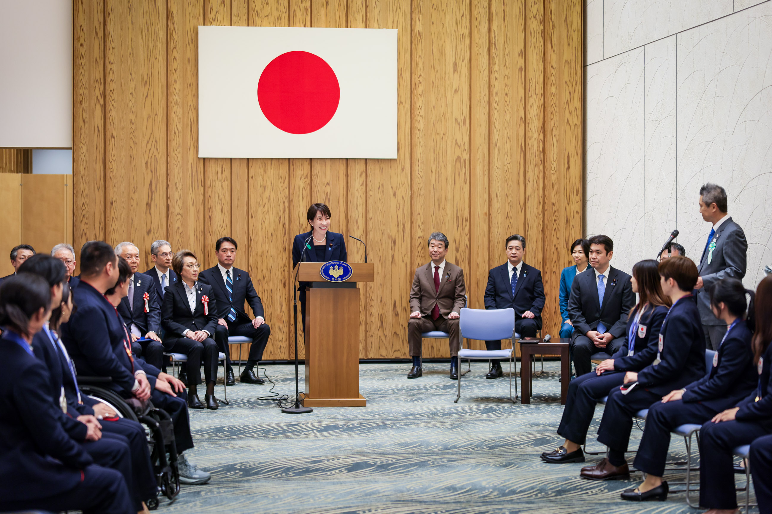 表敬を受ける高市総理１