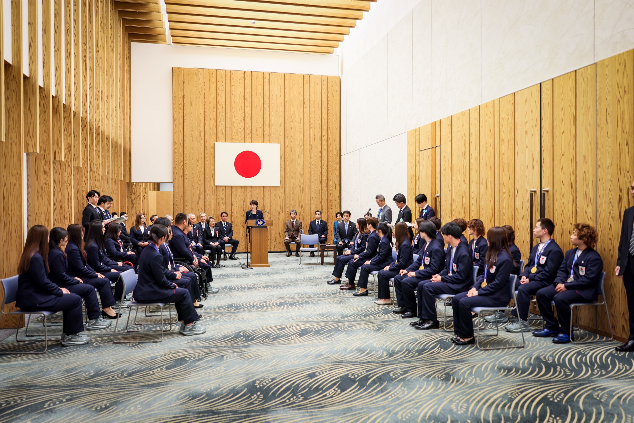 表敬を受ける高市総理３