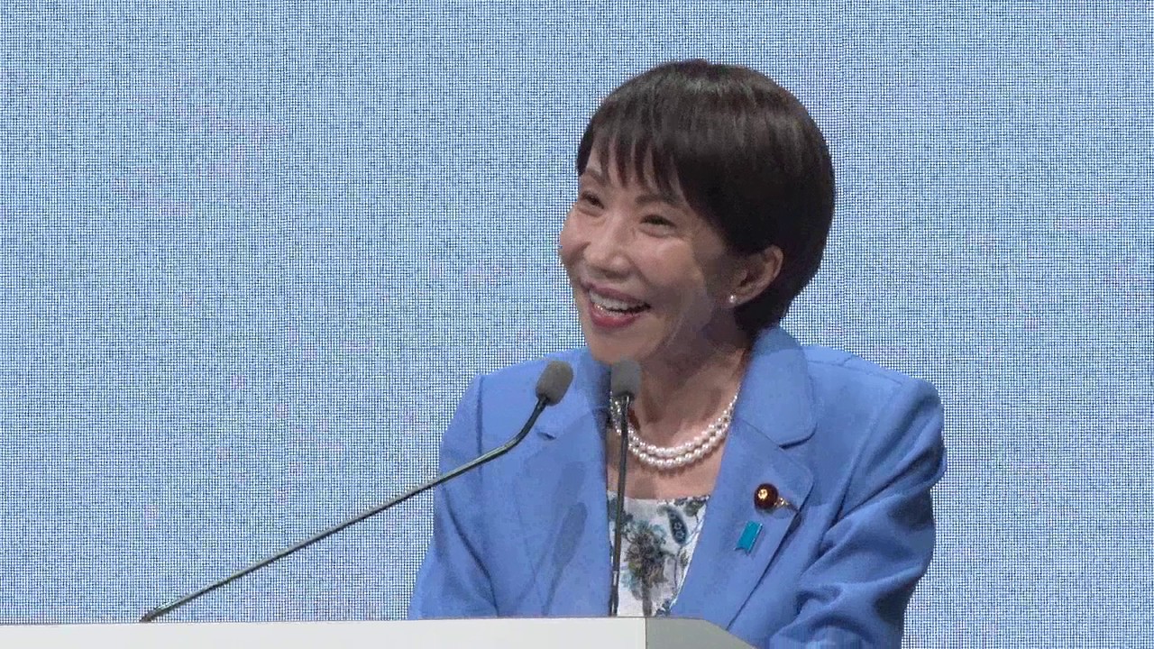 挨拶する高市総理