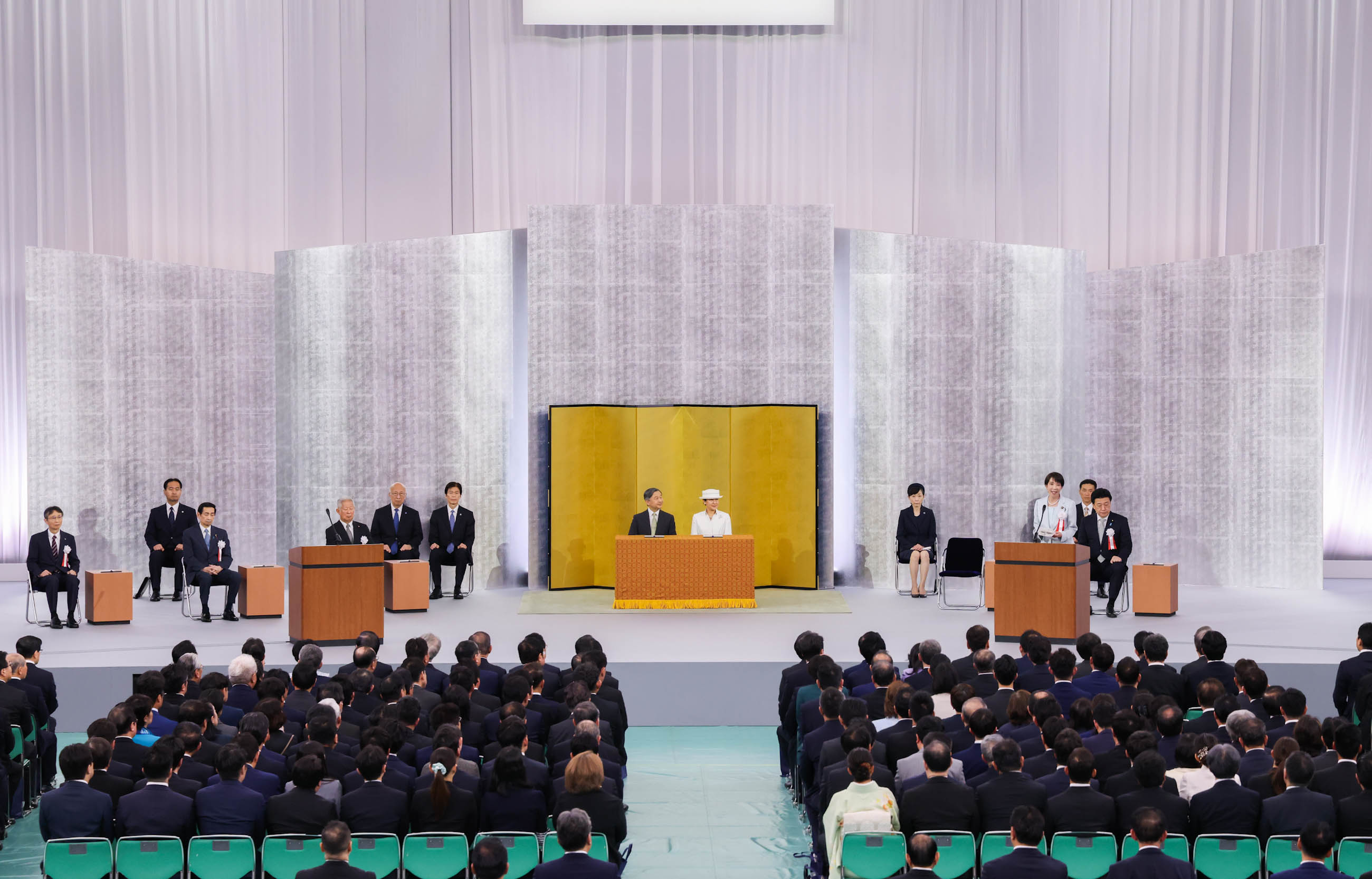 式辞を述べる高市総理２