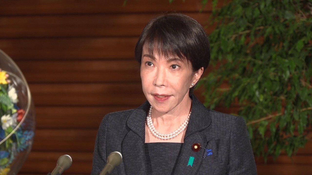 会見する高市総理