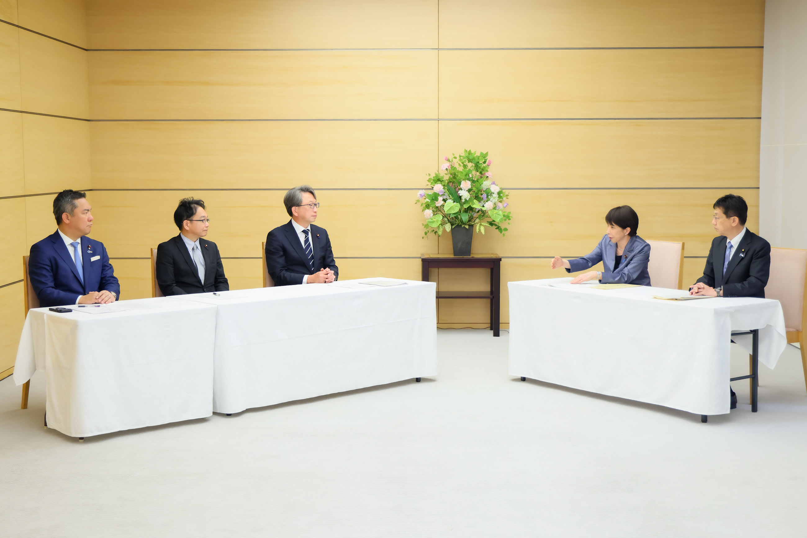 申入れを受ける高市総理３