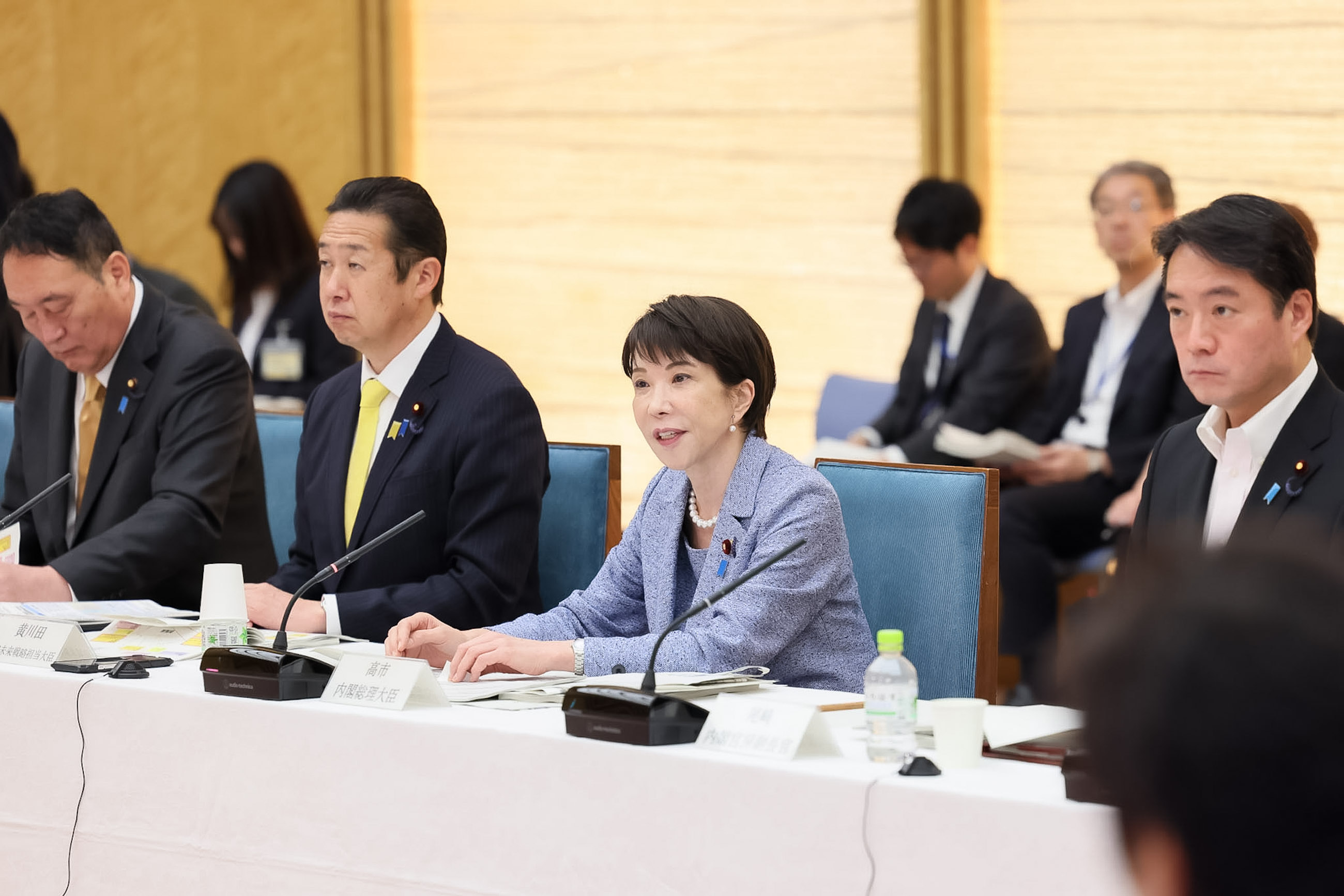 会議のまとめを行う高市総理４
