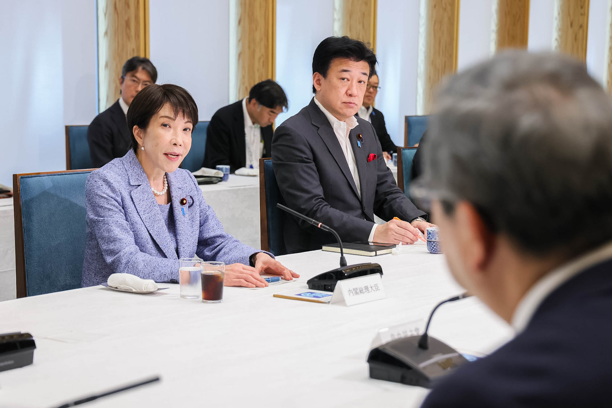 挨拶する高市総理１