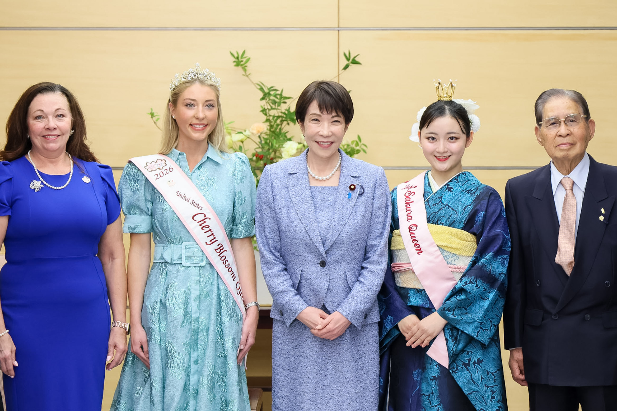 表敬を受ける高市総理１