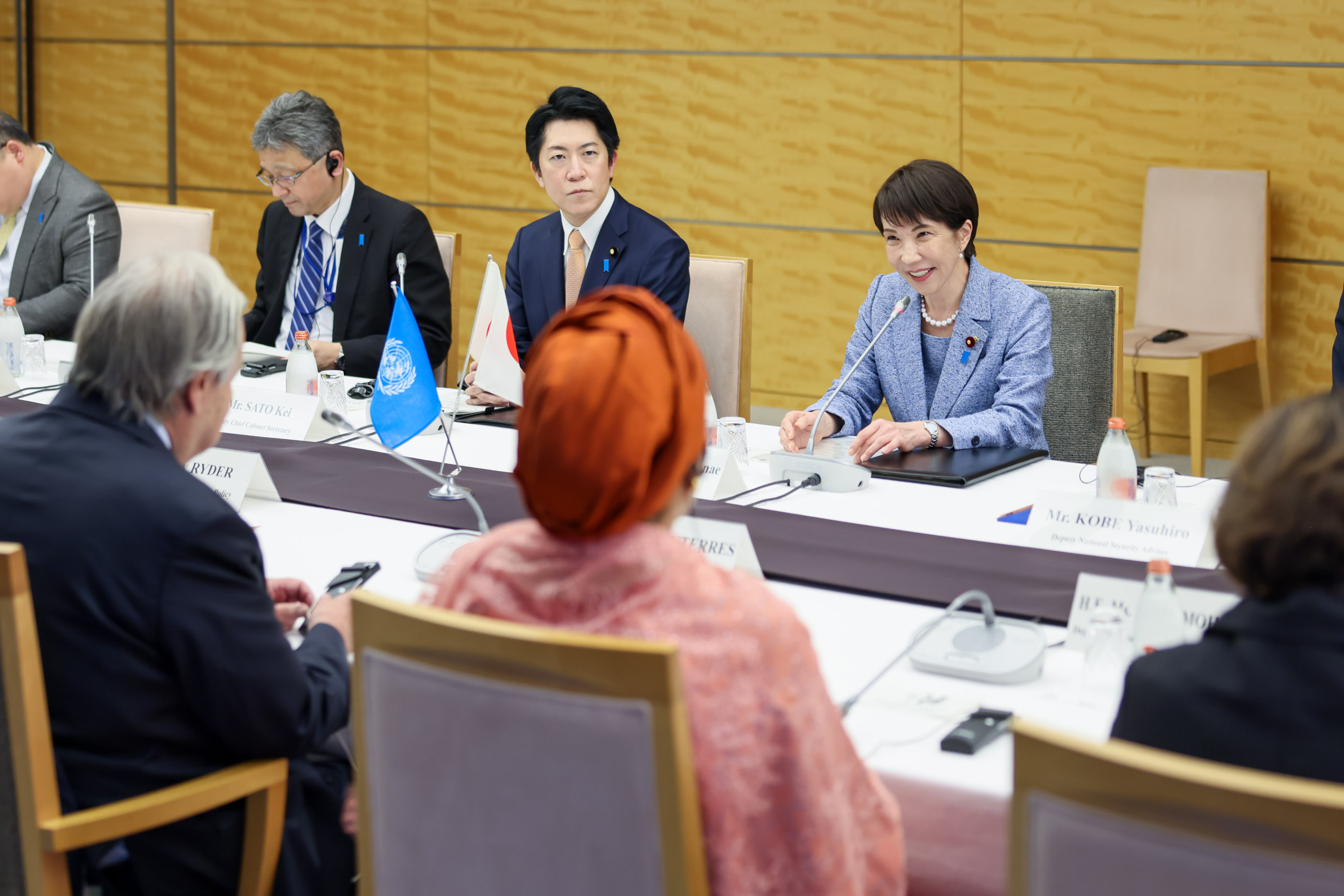 グテーレス国連事務総長と会談する高市総理３