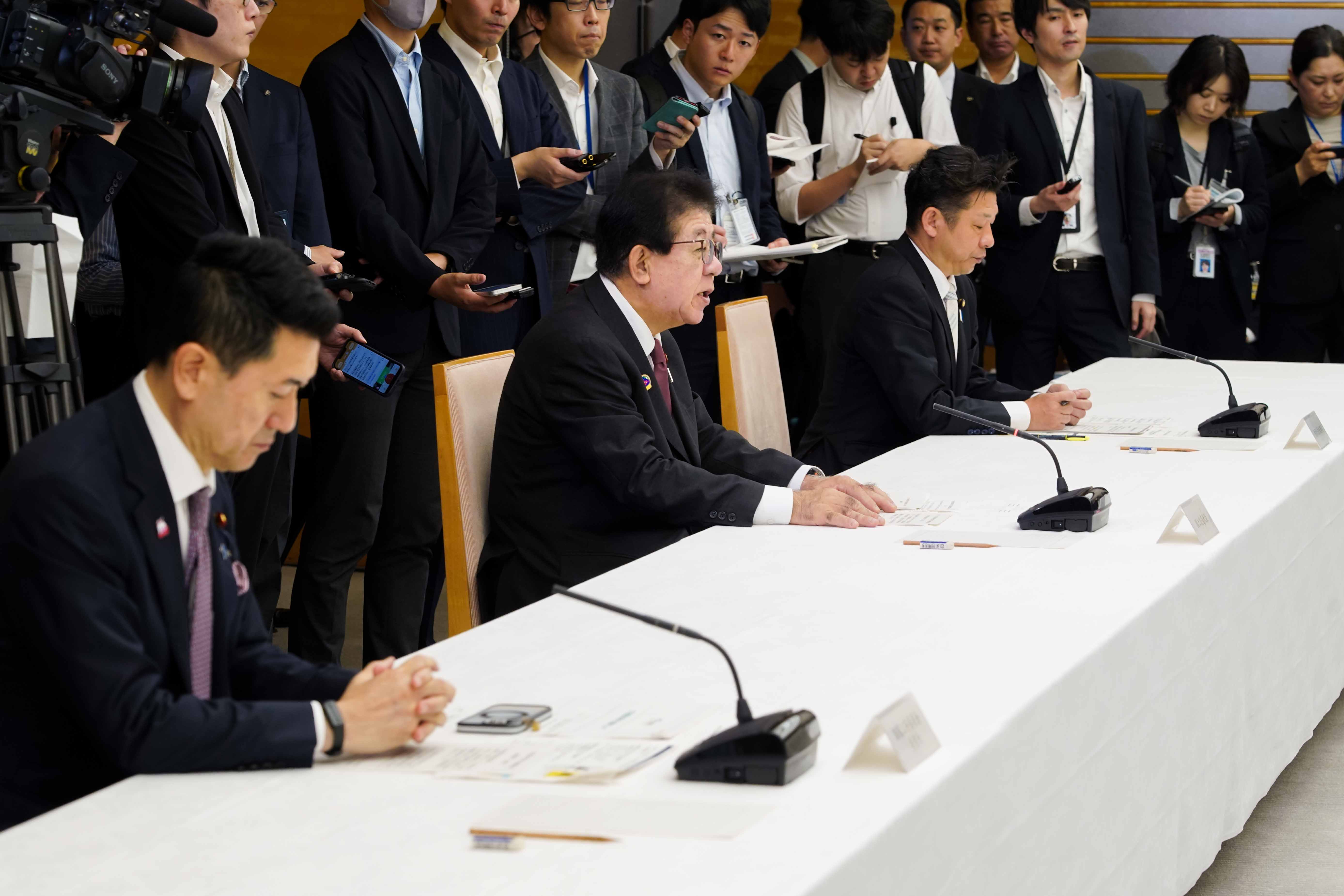会議のまとめを行う木原官房長官３