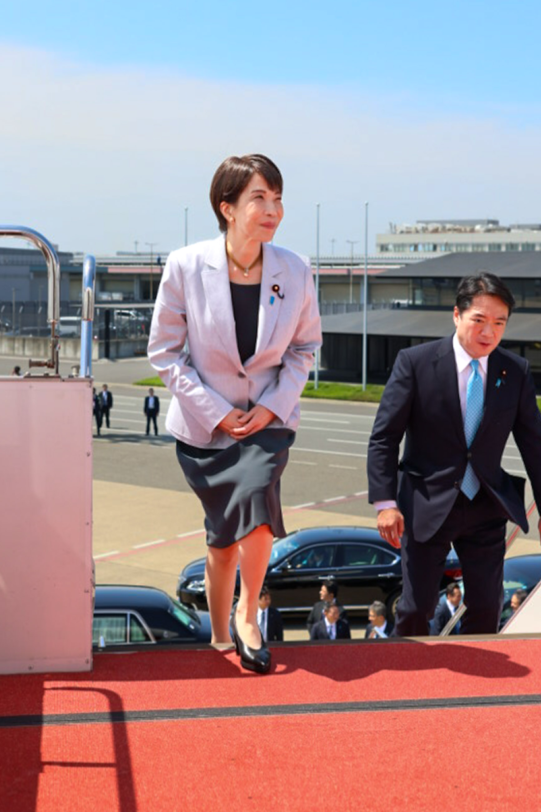 日本を出発する高市総理１