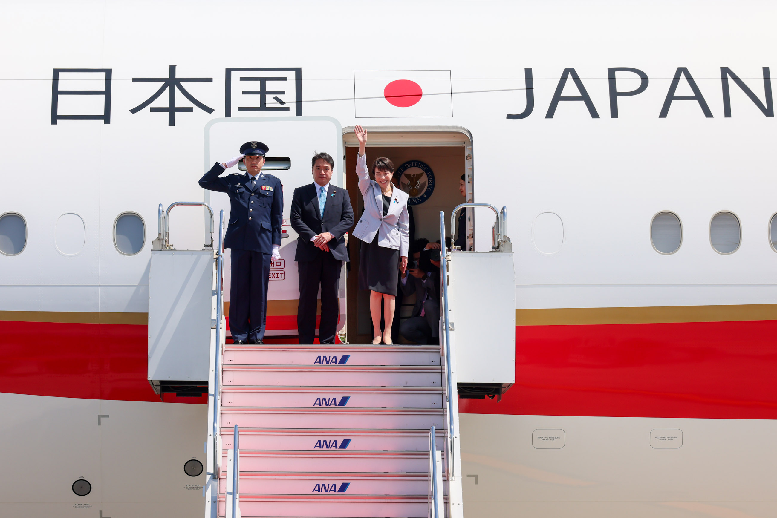 日本を出発する高市総理３