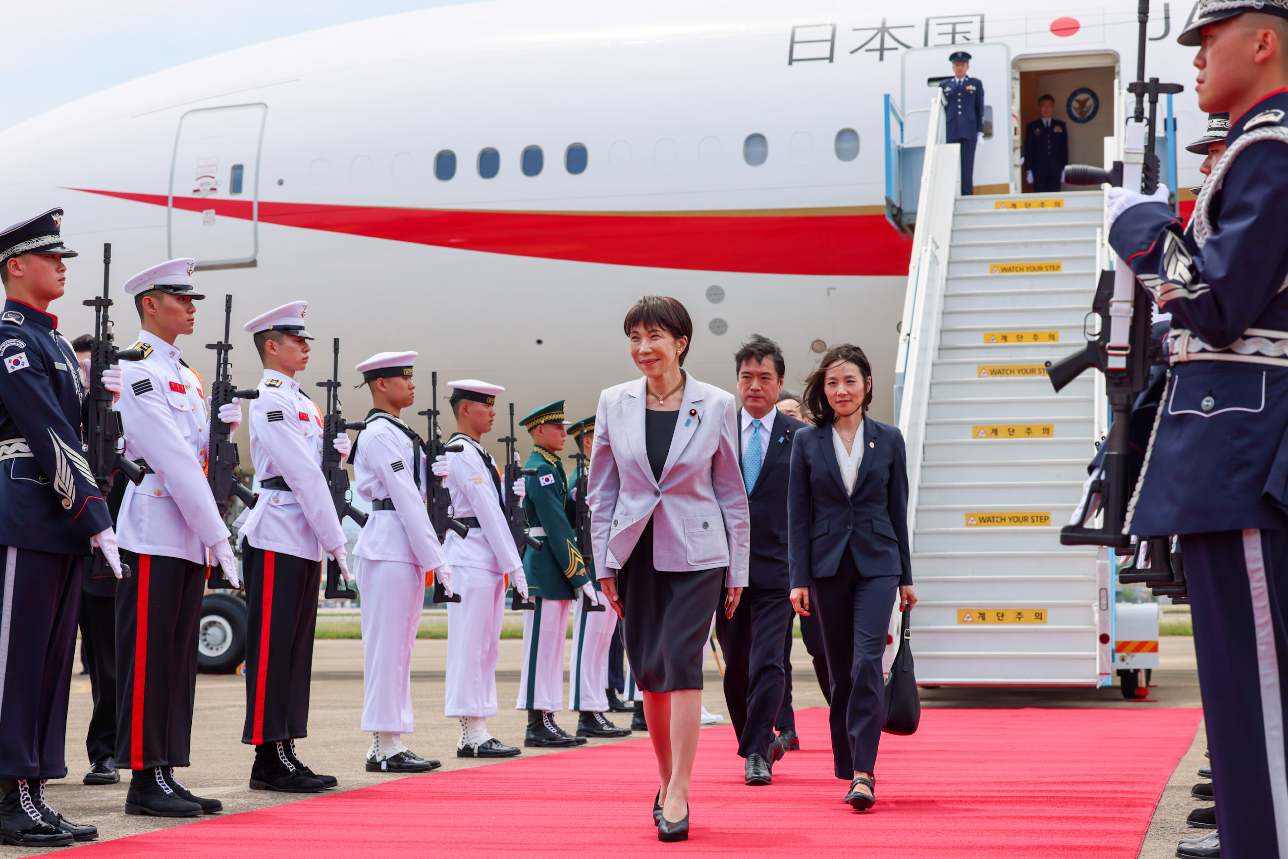 韓国に到着した高市総理４