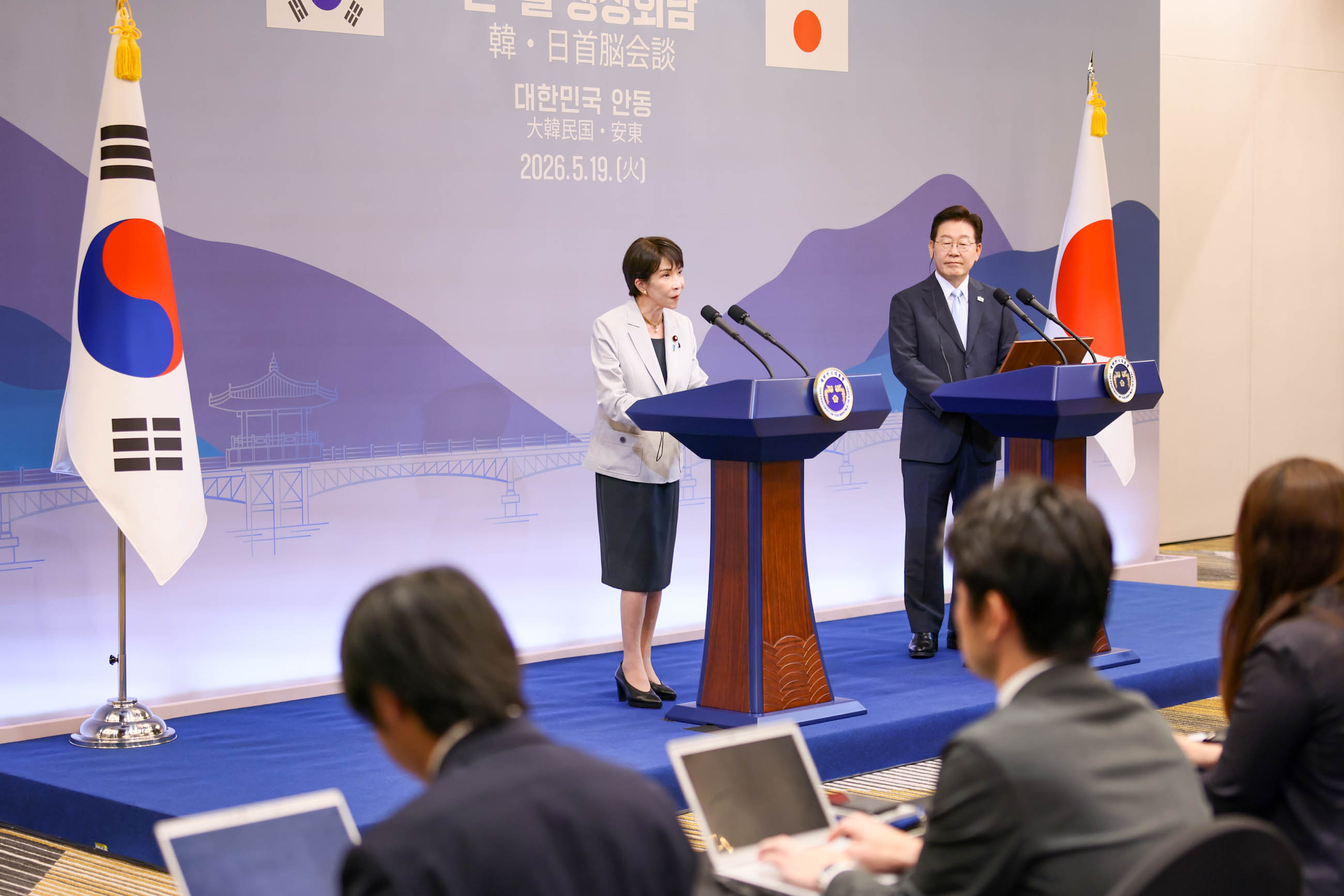 共同記者発表６