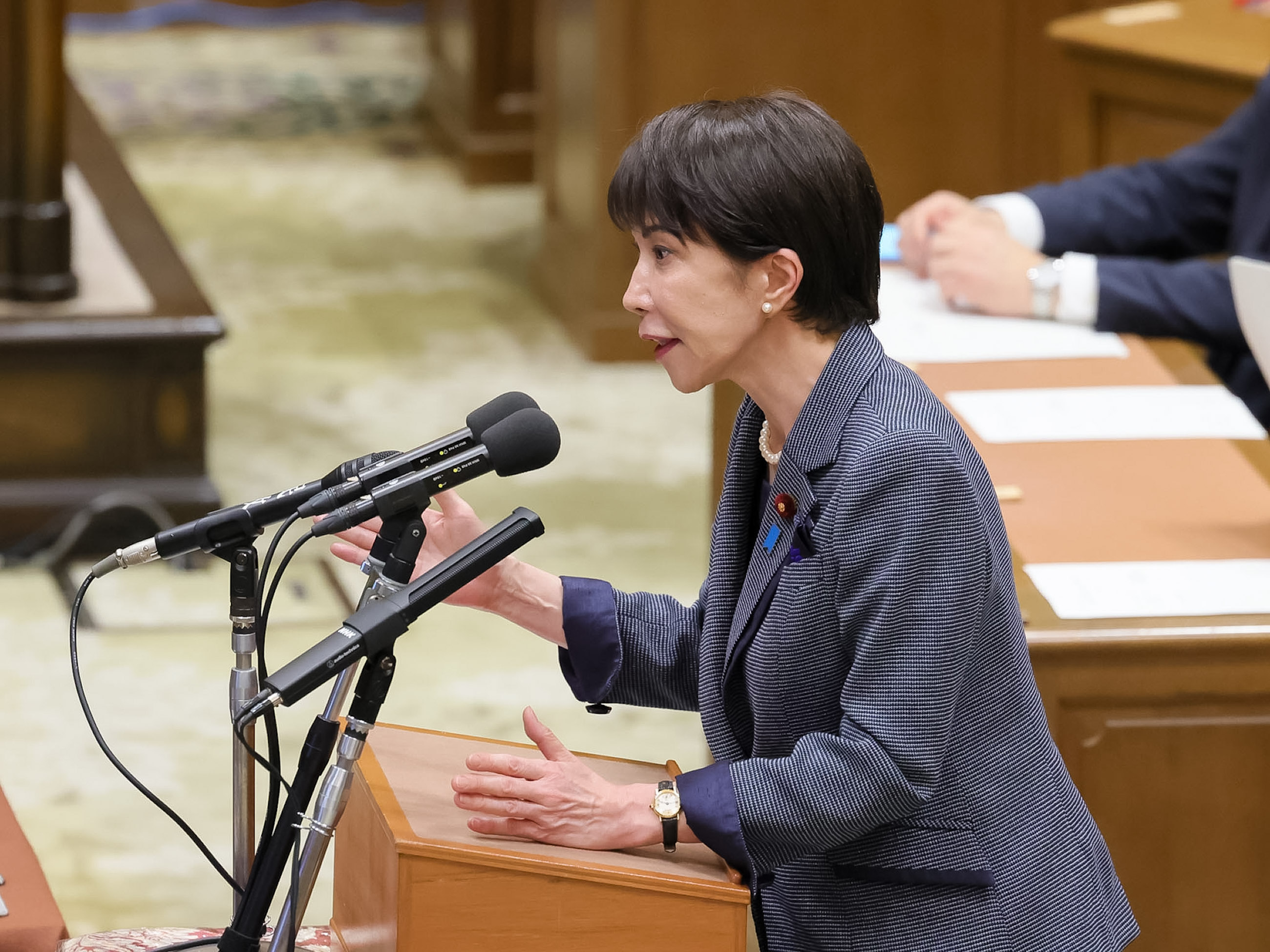 発言する高市総理１