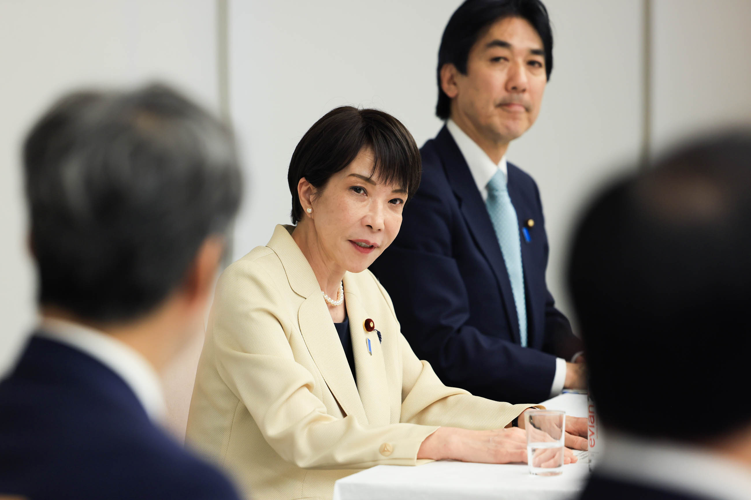 首相 官邸 意見