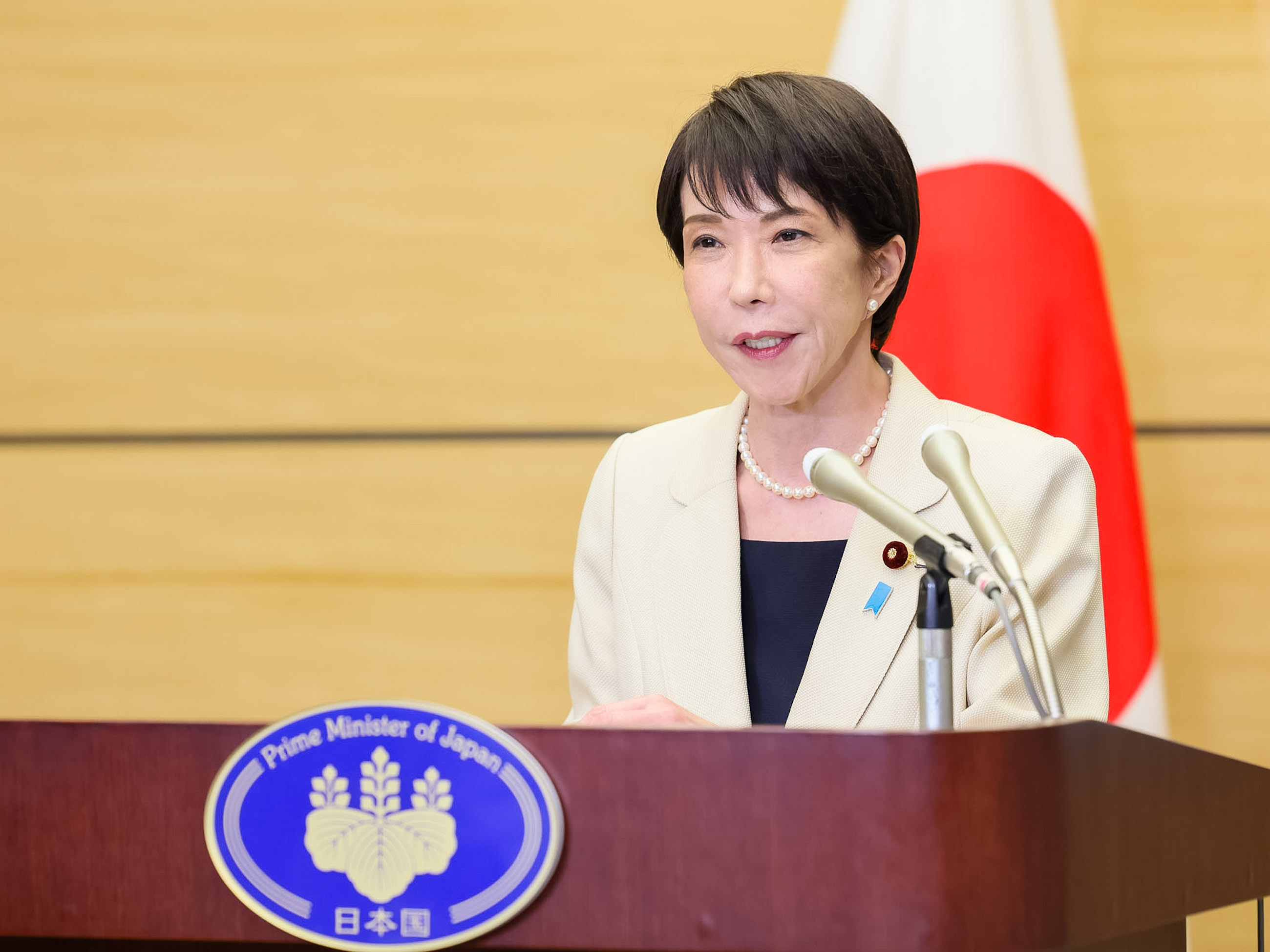 会見する高市総理６