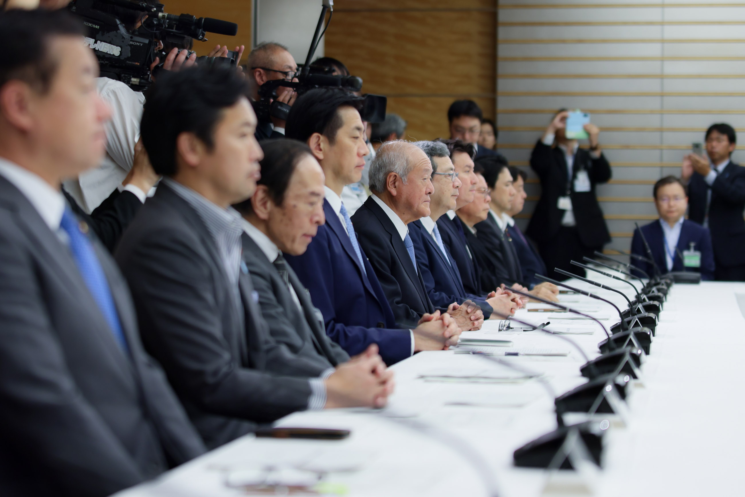 月例経済報告等に関する関係閣僚会議の様子