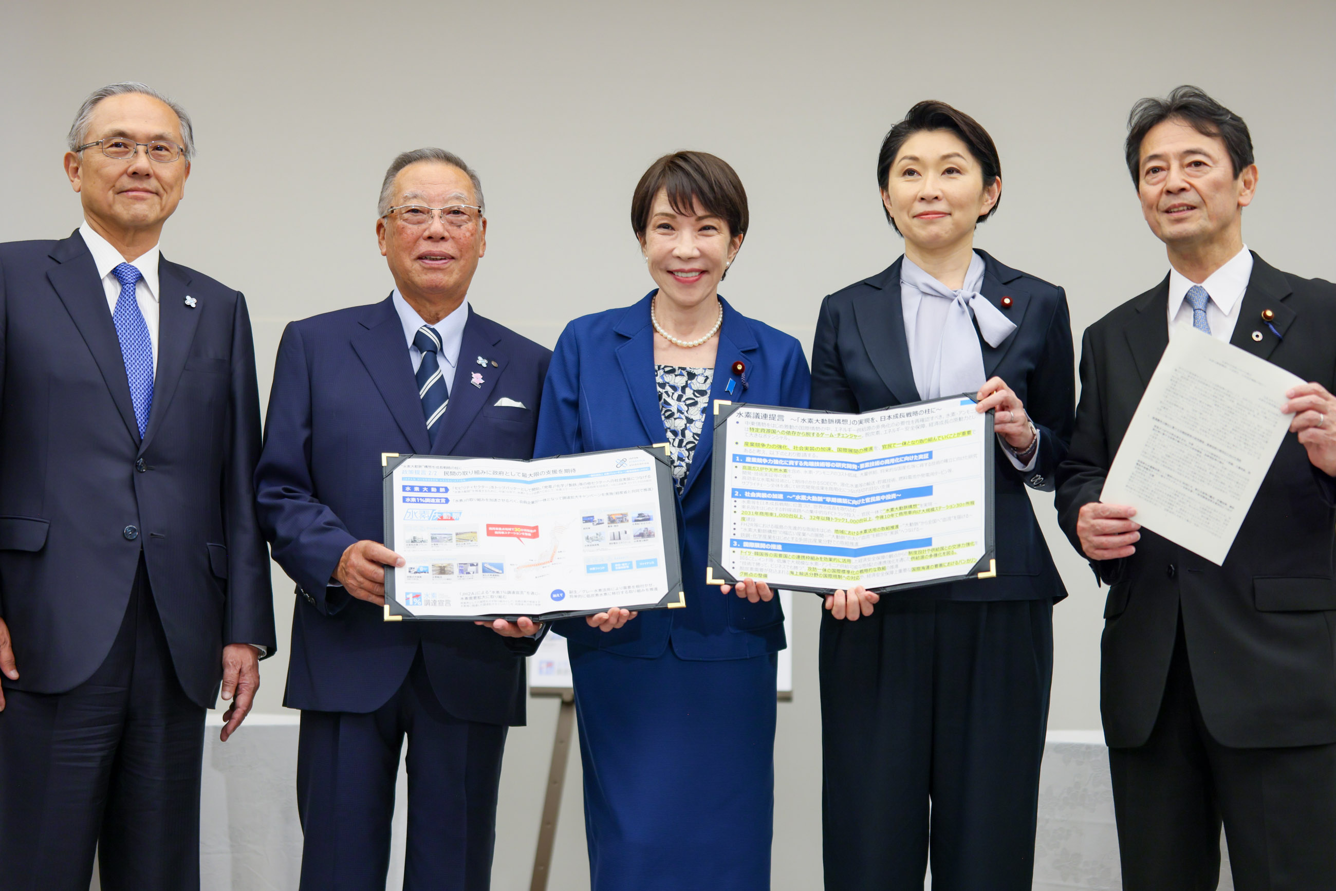 申入れを受ける高市総理２