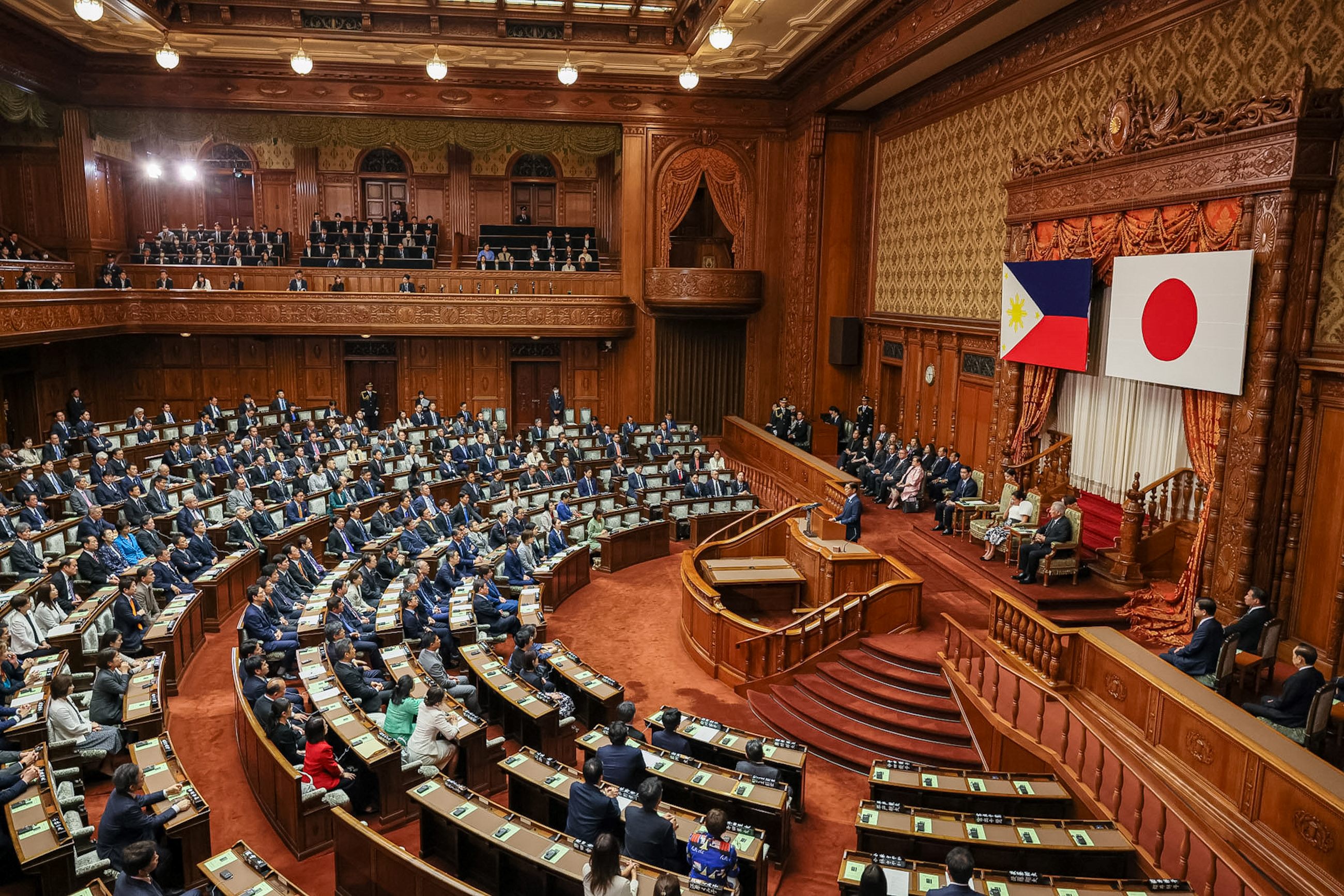 歓迎会（マルコス大統領国会演説）の様子１