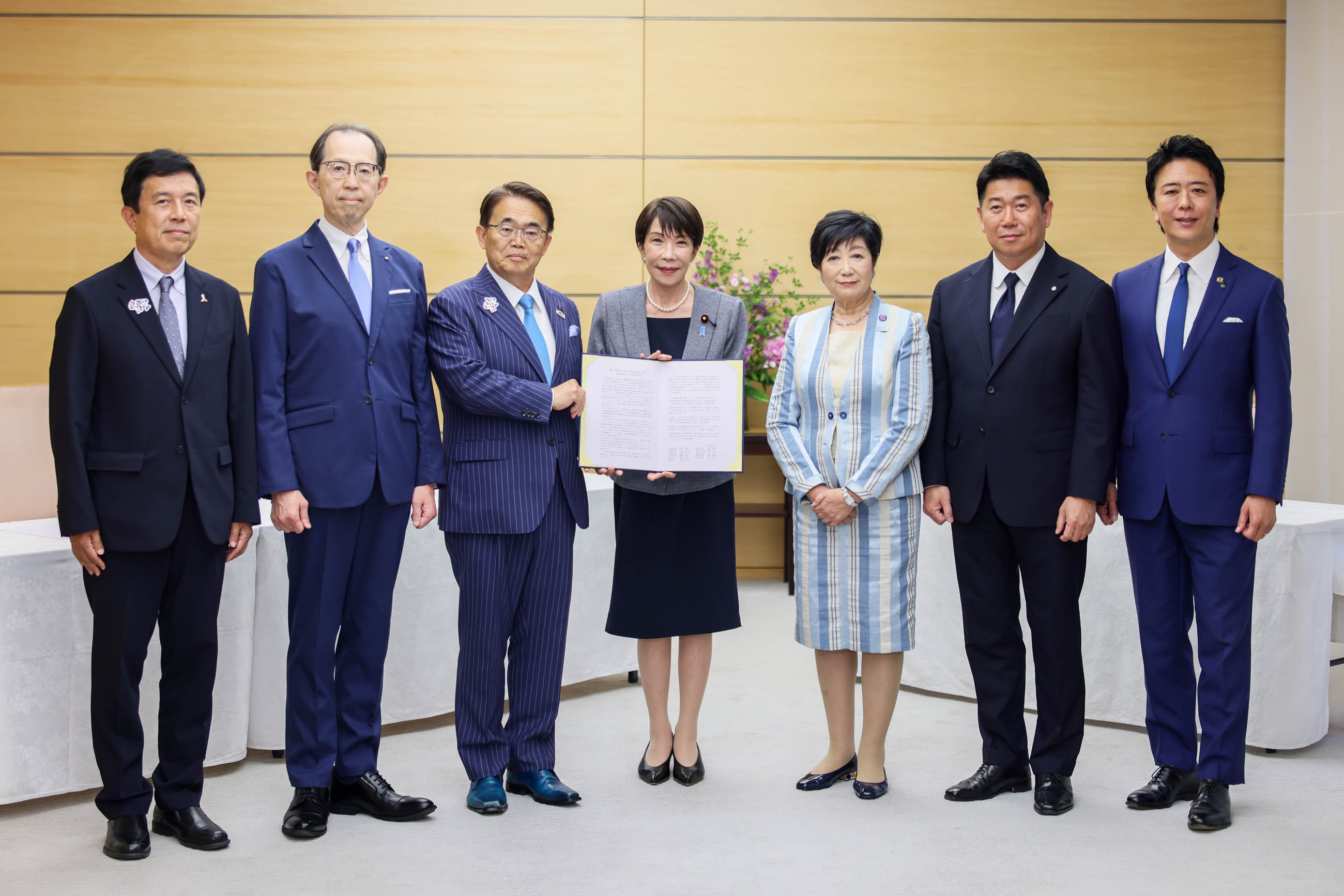 表敬を受ける高市総理１