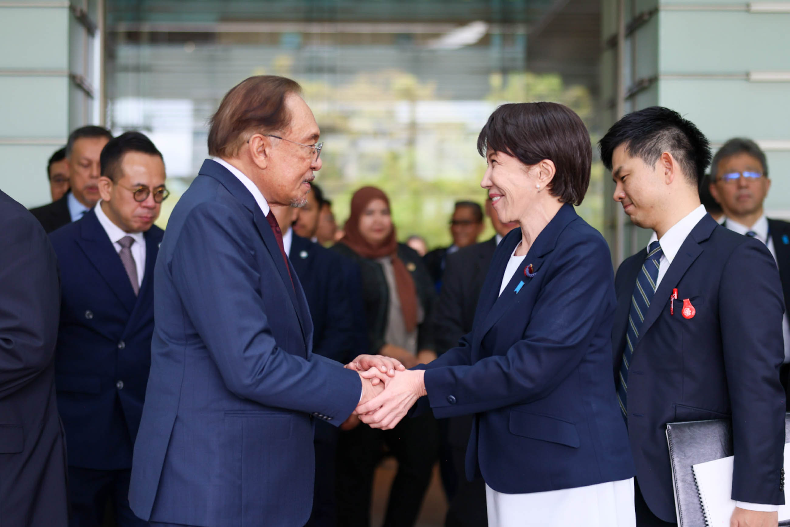 アンワル首相を見送る高市総理