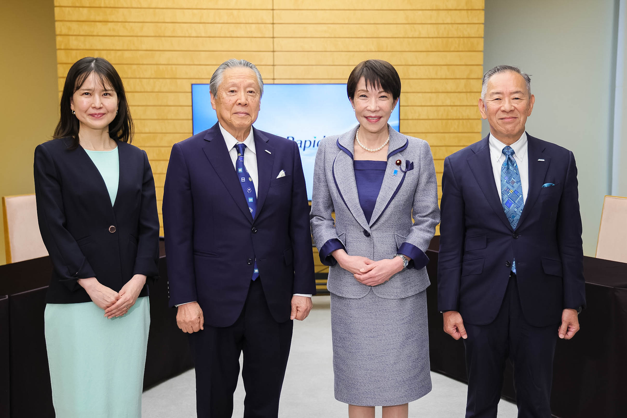表敬を受ける高市総理１