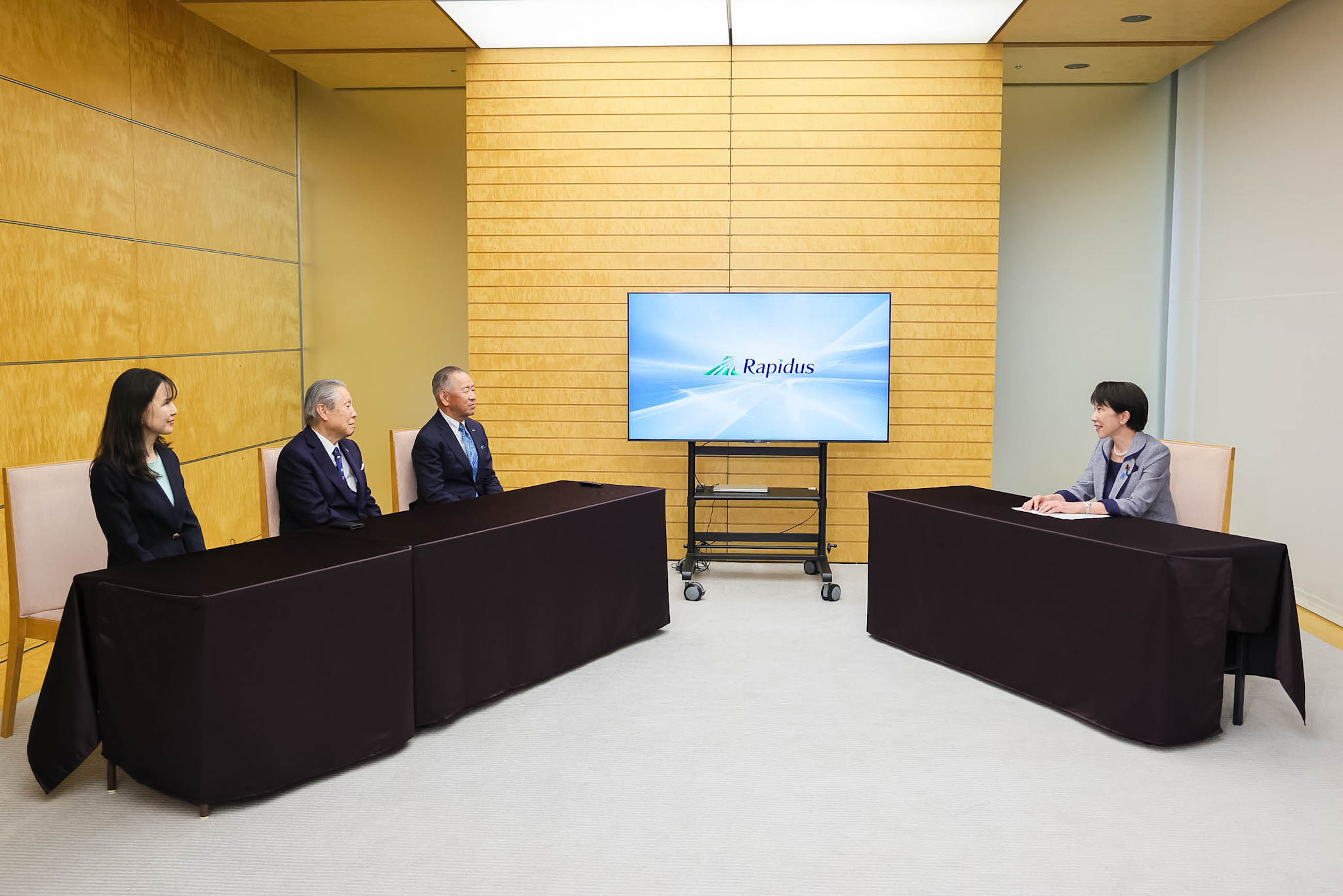 表敬を受ける高市総理５