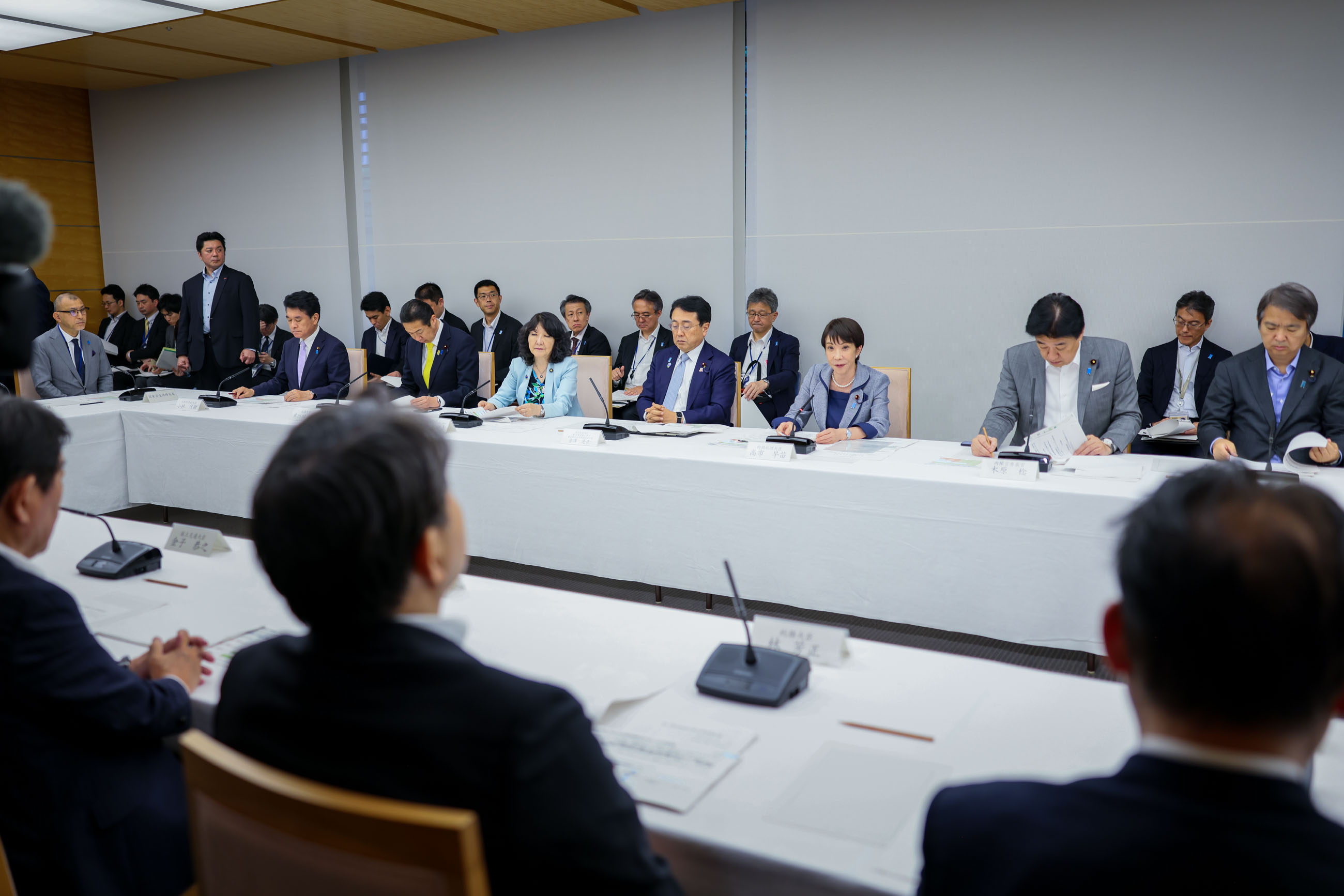 会議のまとめを行う高市総理２