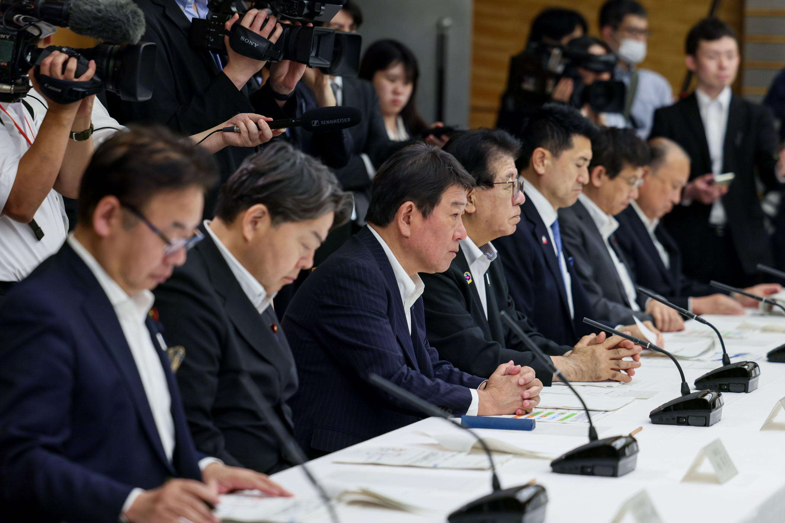 中東情勢に関する関係閣僚会議の様子１