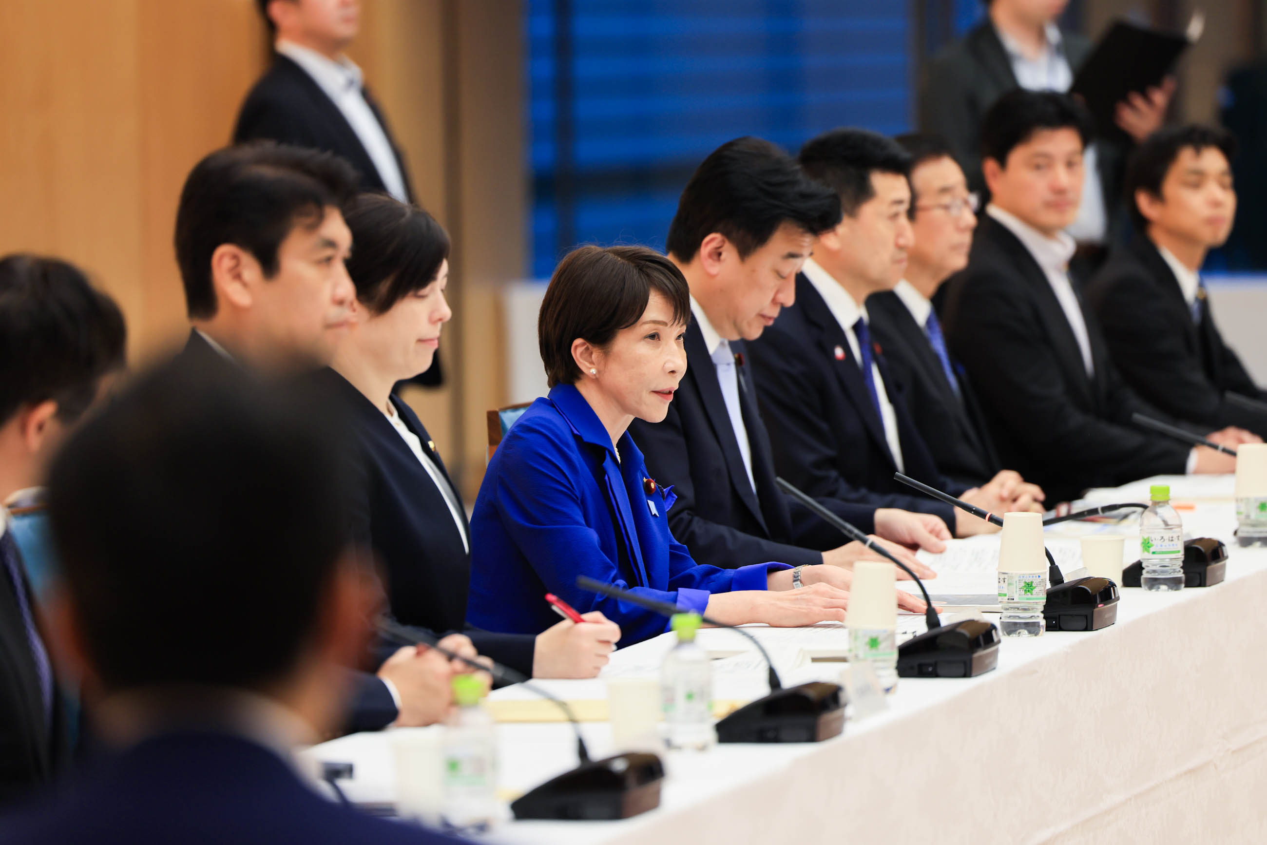 会議のまとめを行う高市総理３
