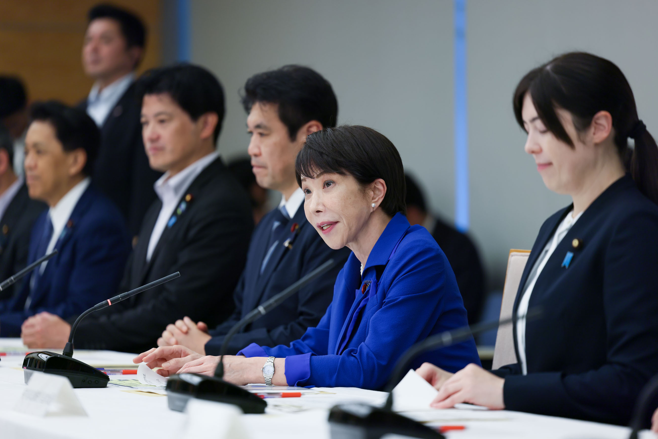 会議のまとめを行う高市総理３