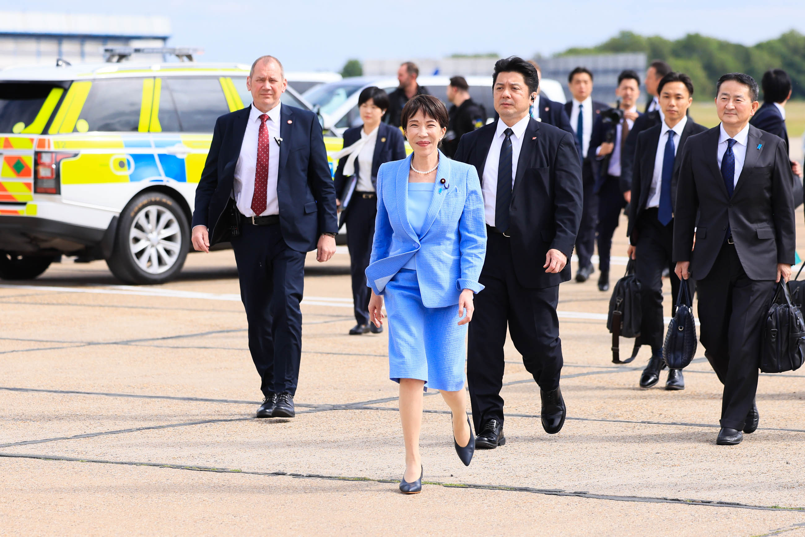 英国を出発する高市総理１