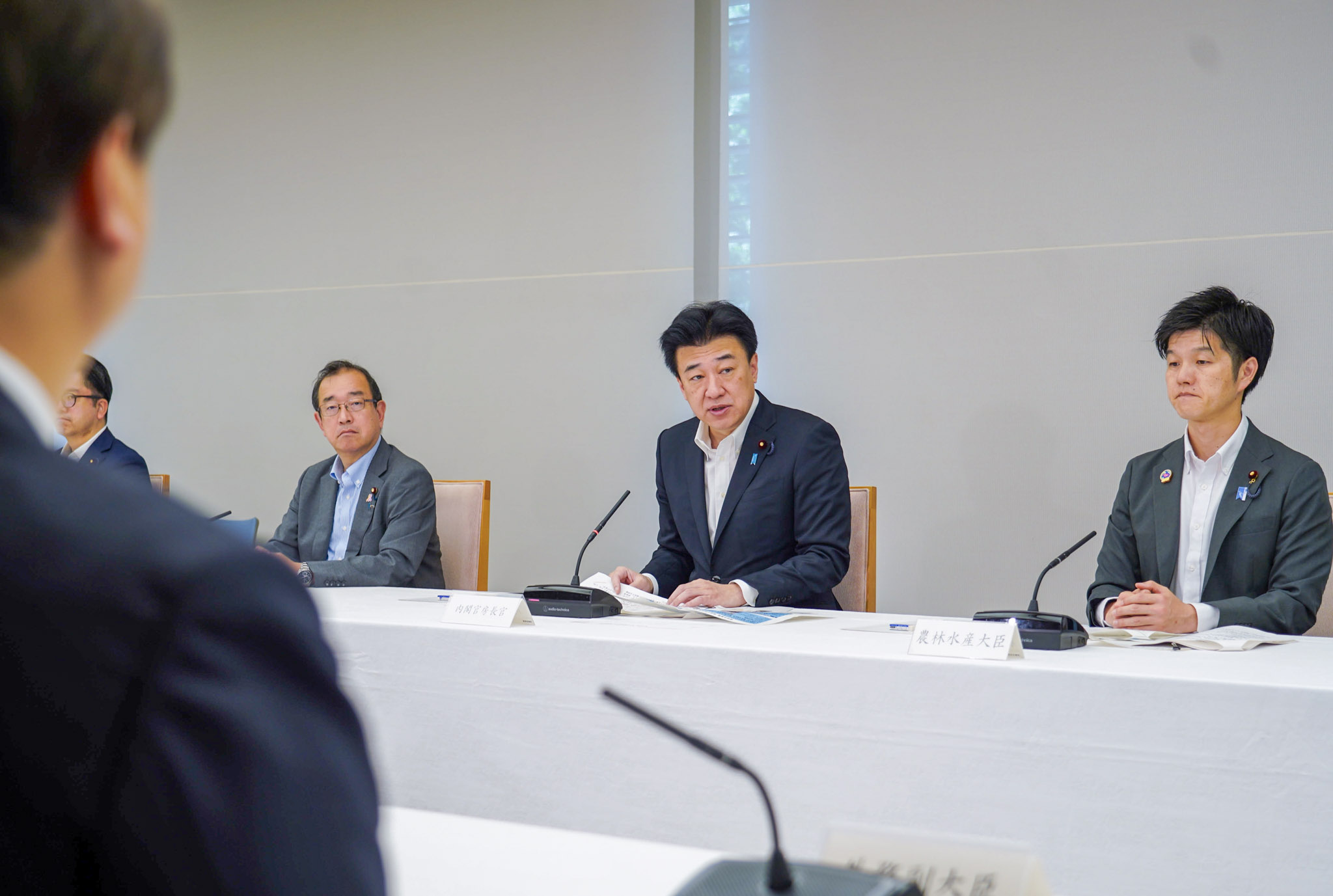 会議のまとめを行う木原官房長官１