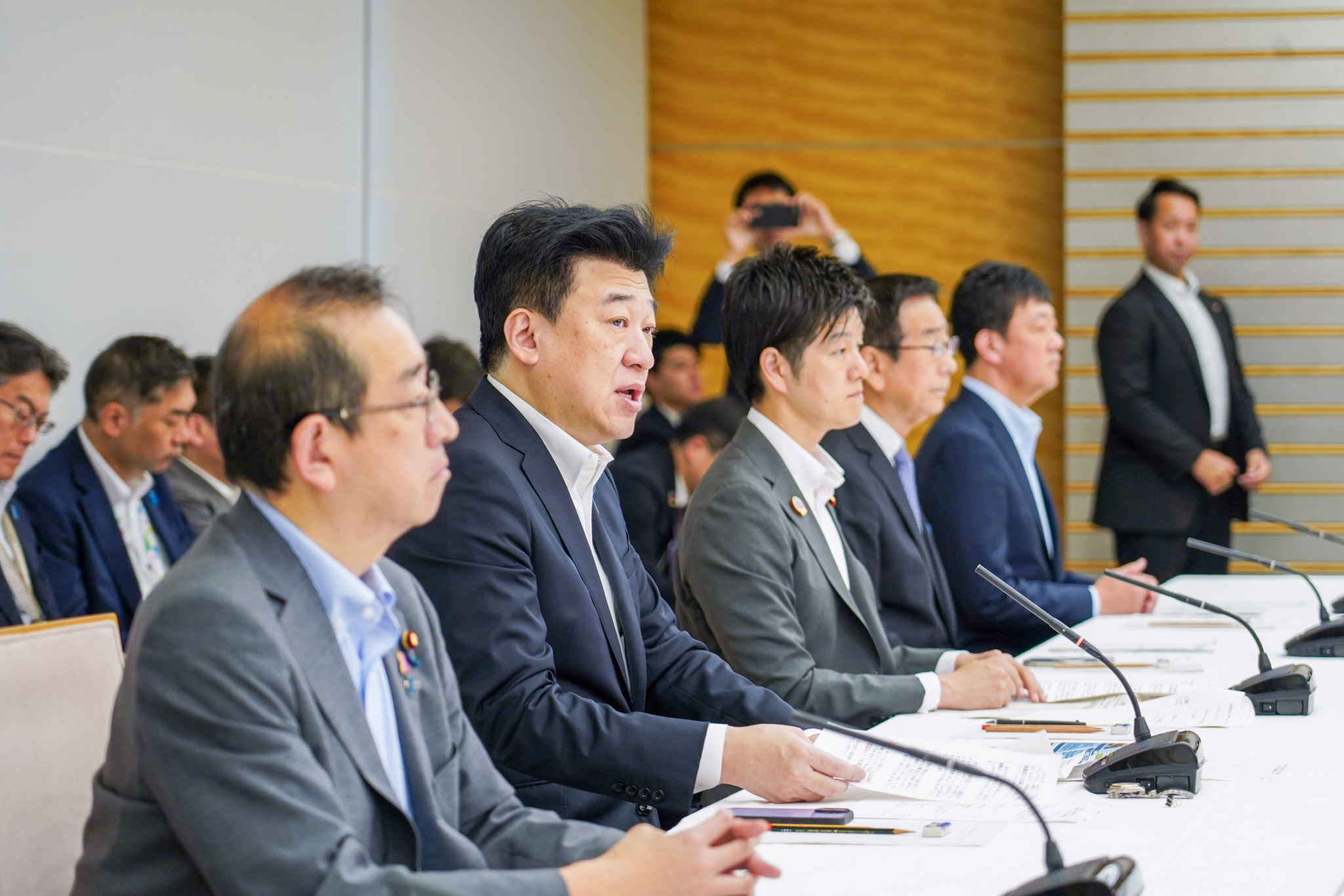 会議のまとめを行う木原官房長官５