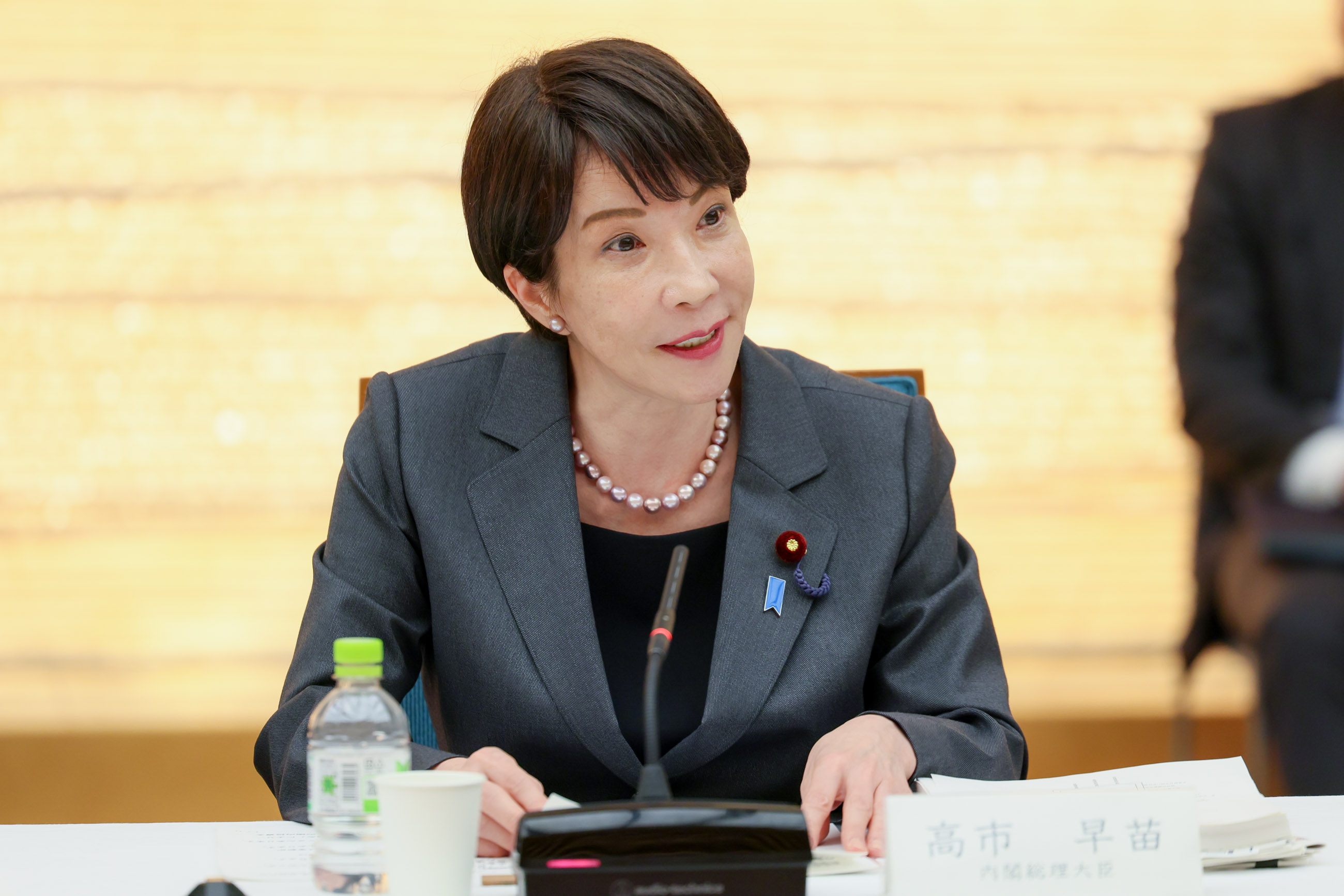 会議のまとめを行う高市総理４
