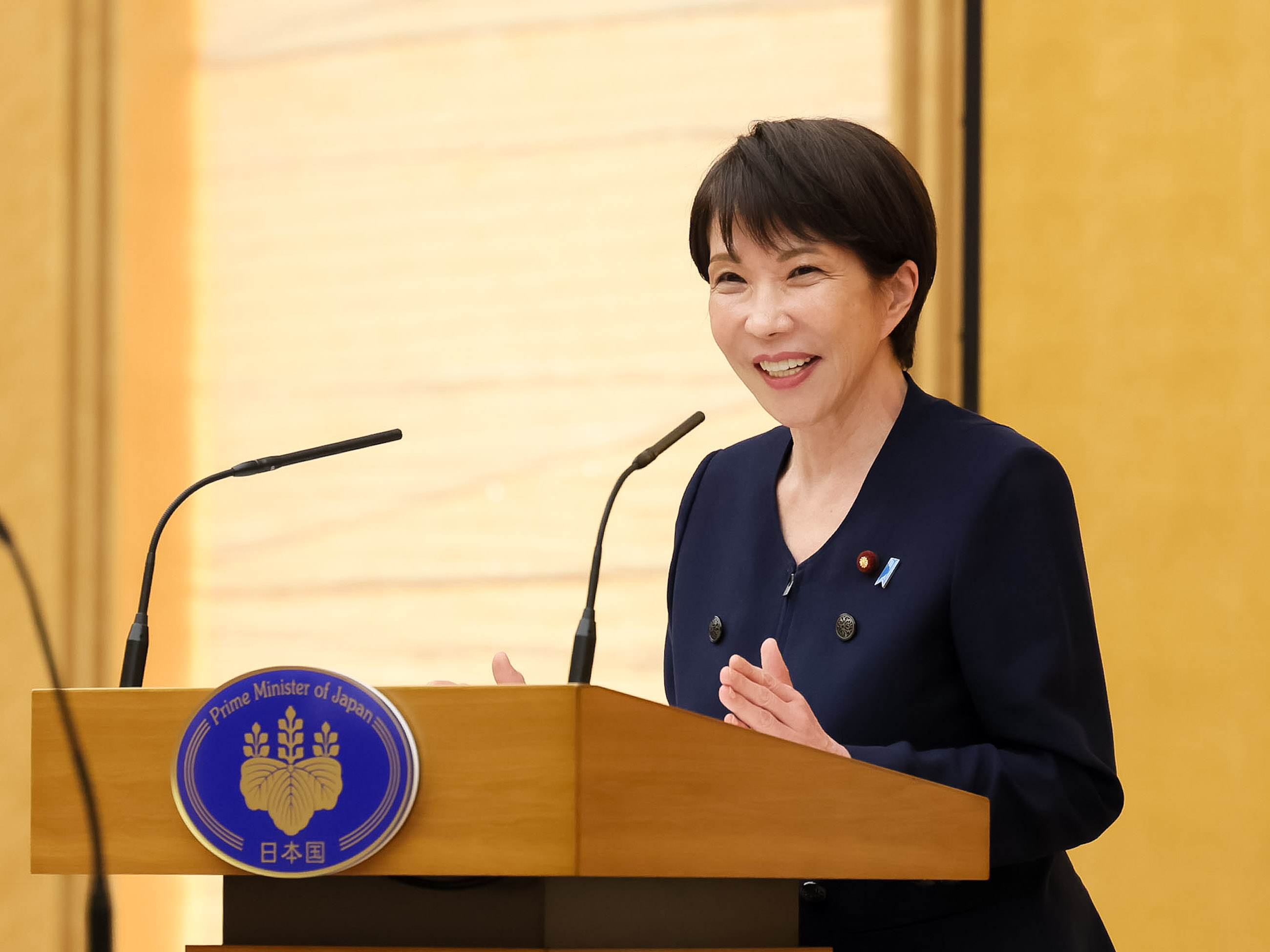 挨拶する高市総理１