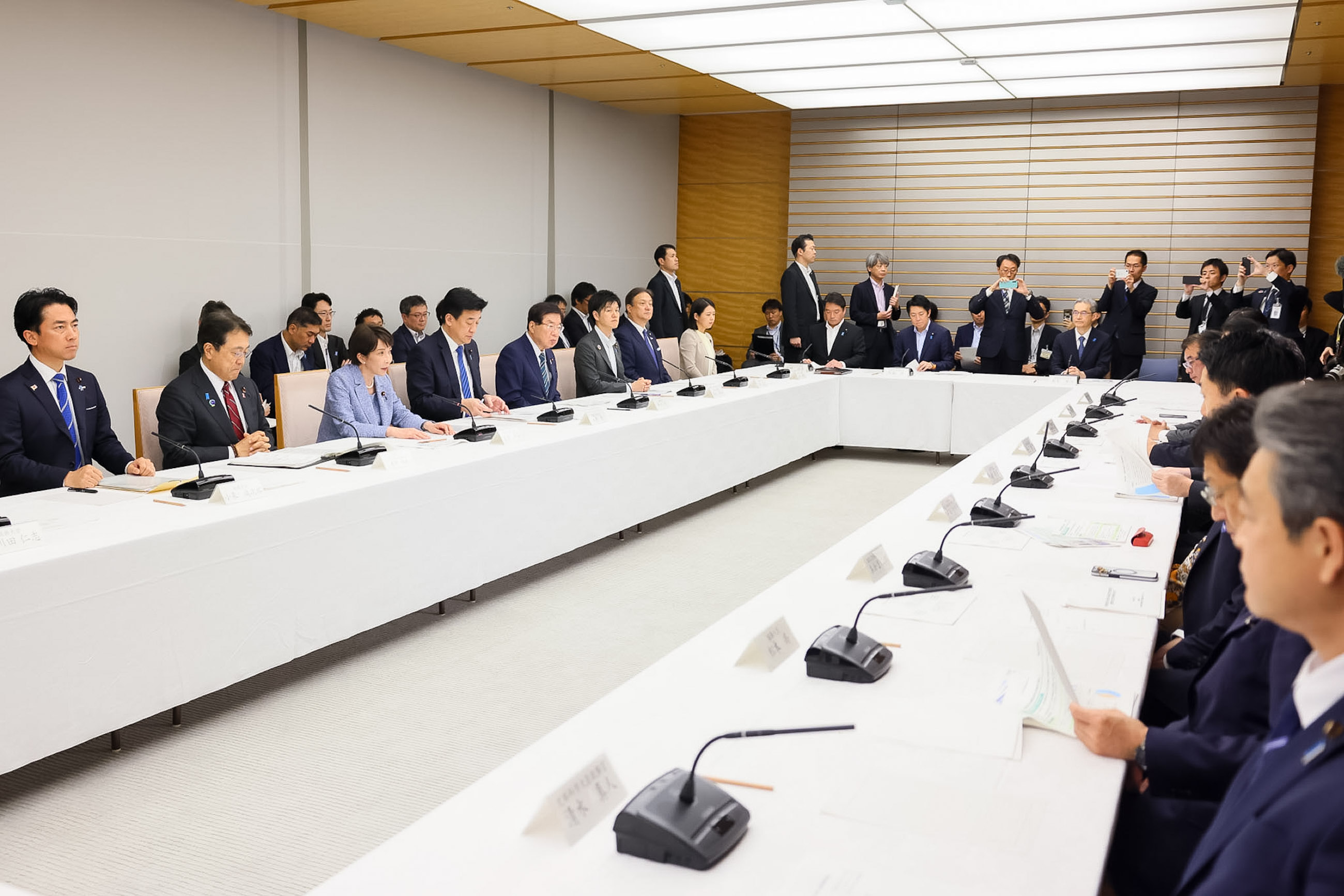 会議のまとめを行う高市総理２