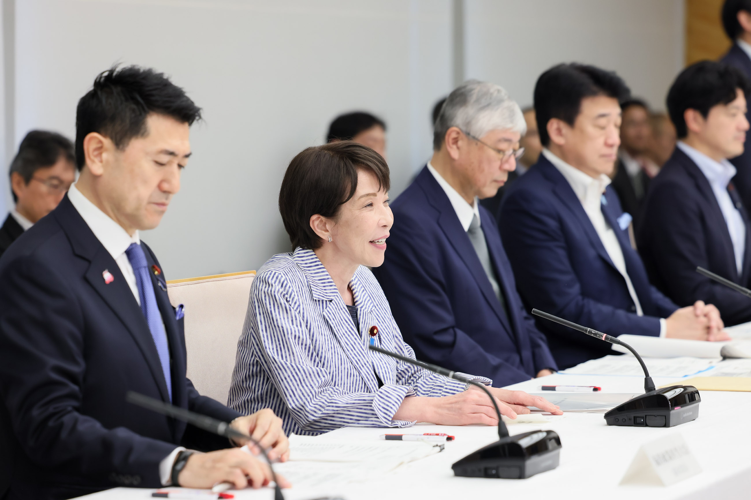 発言する高市総理１