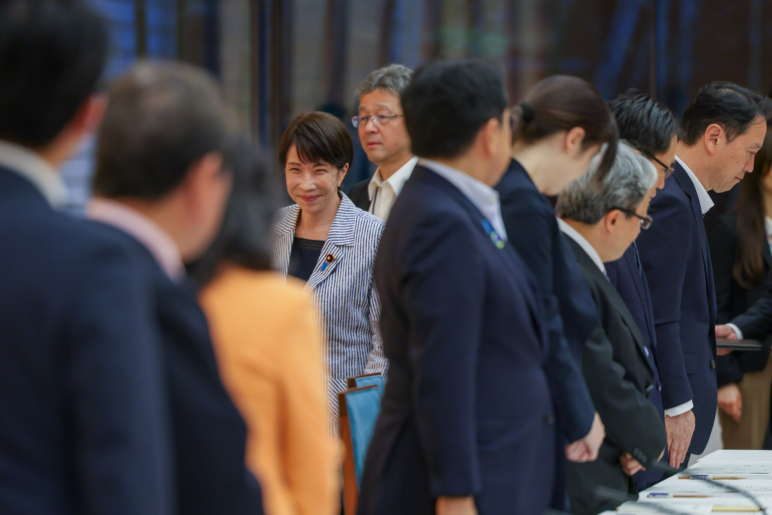 会議に臨む高市総理