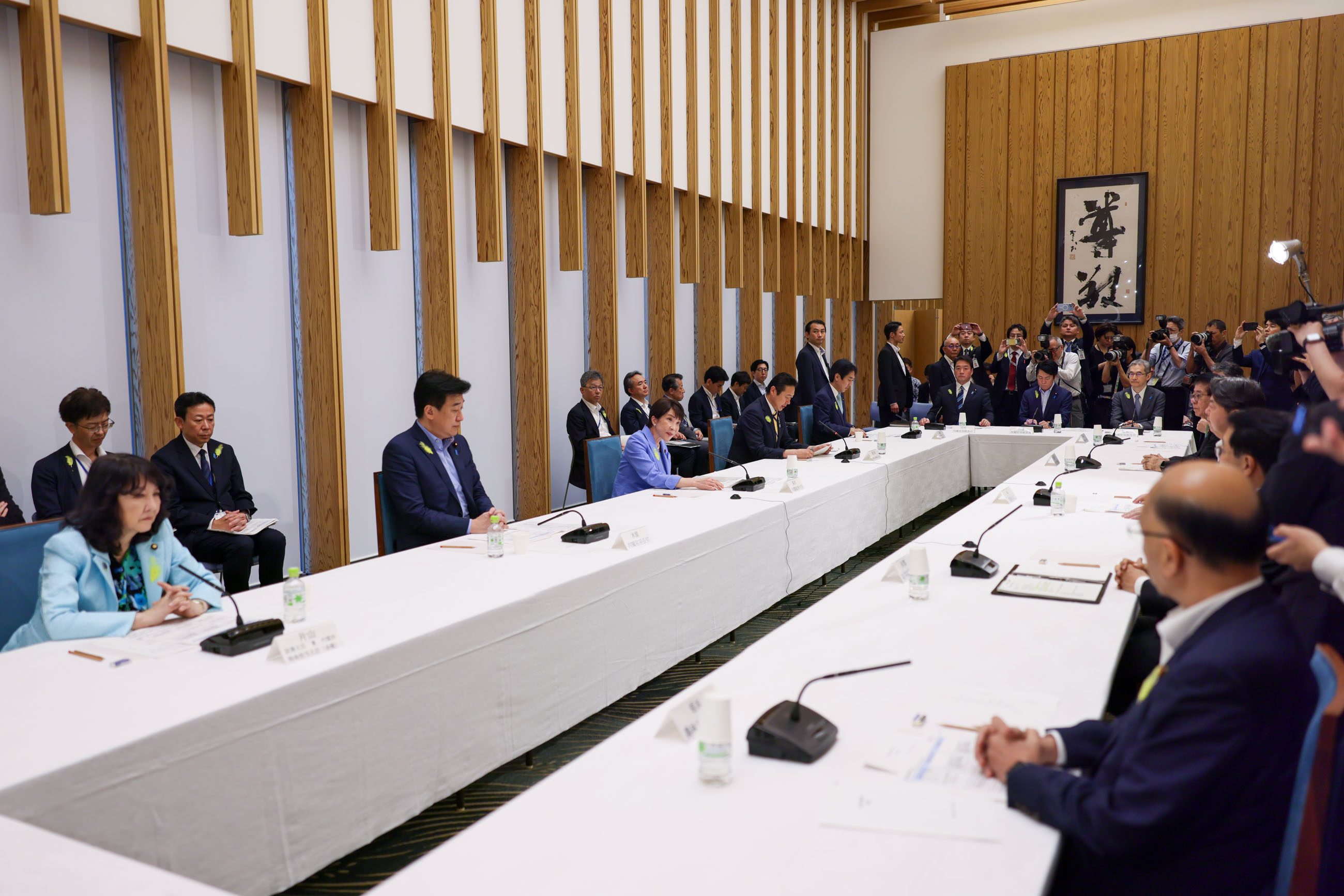会議のまとめを行う高市総理３